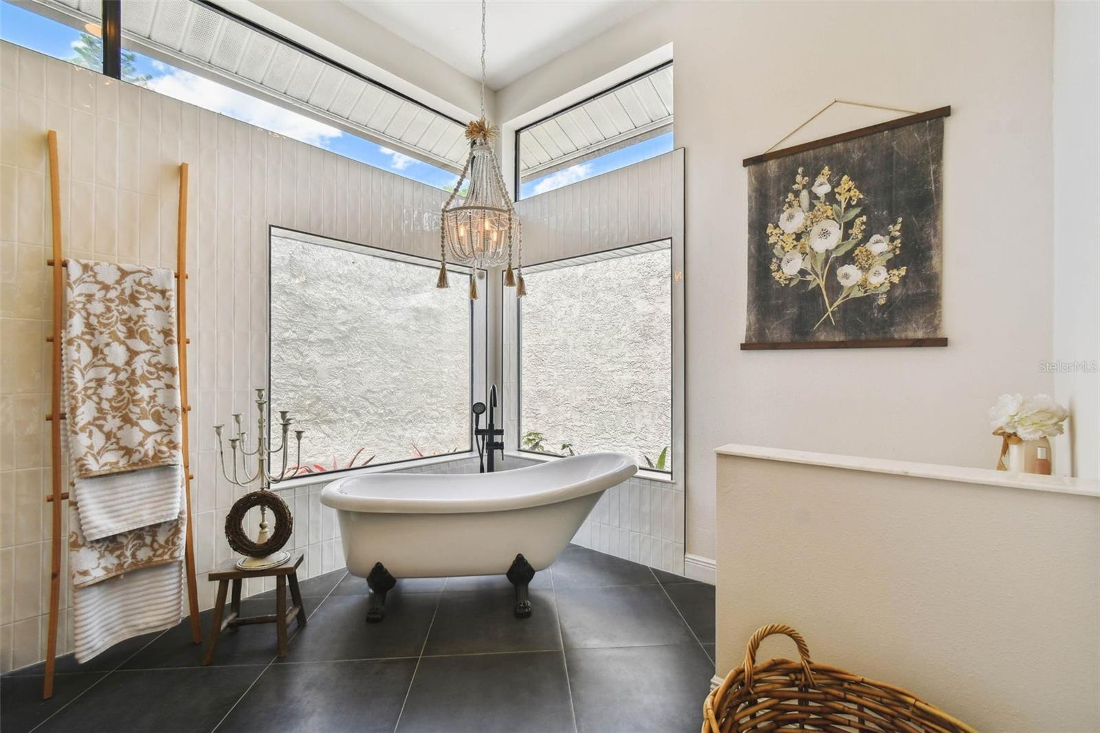 Image 37 of 50 For 506 Crystal Grove Boulevard