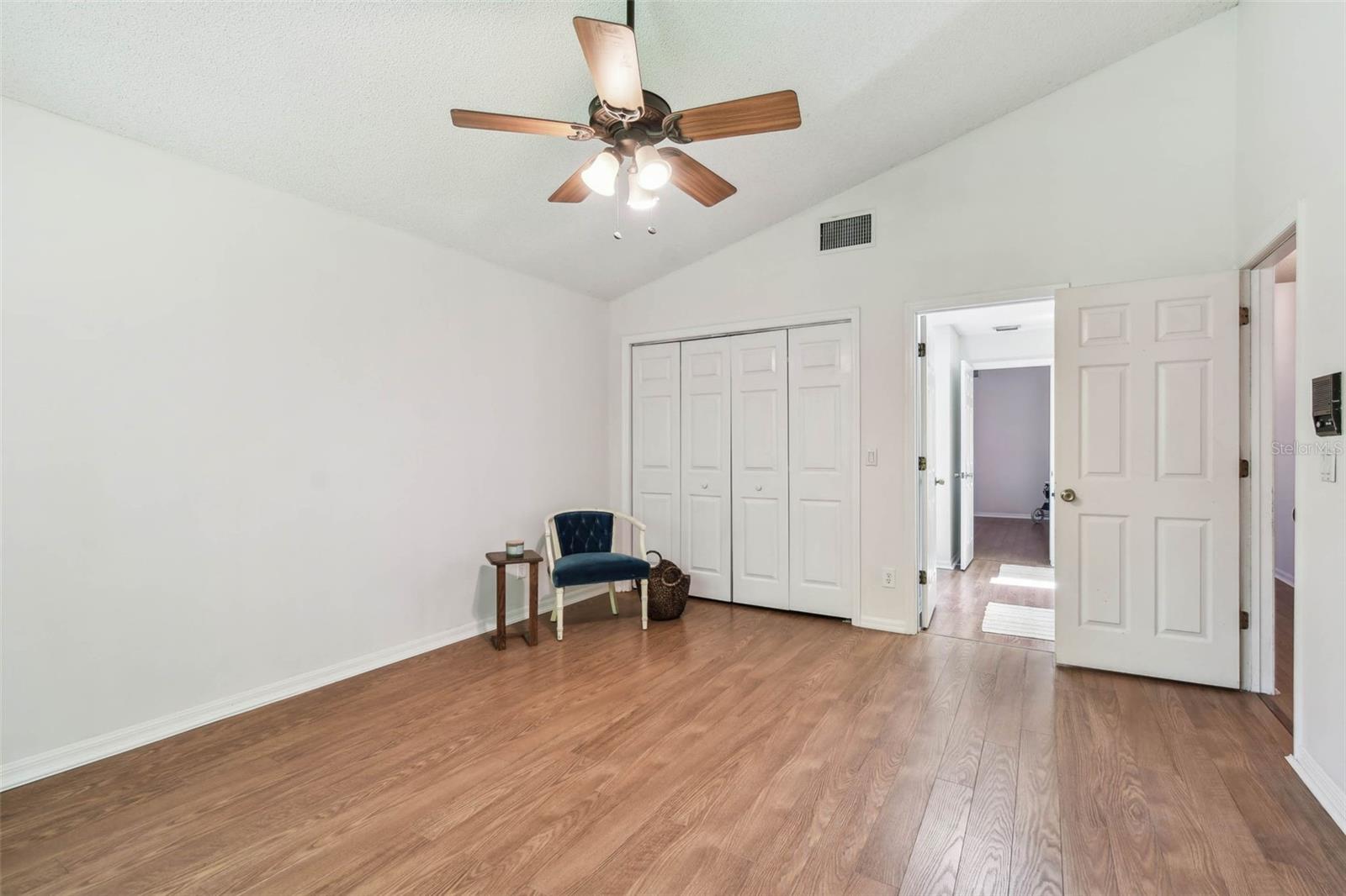 Image 41 of 50 For 506 Crystal Grove Boulevard