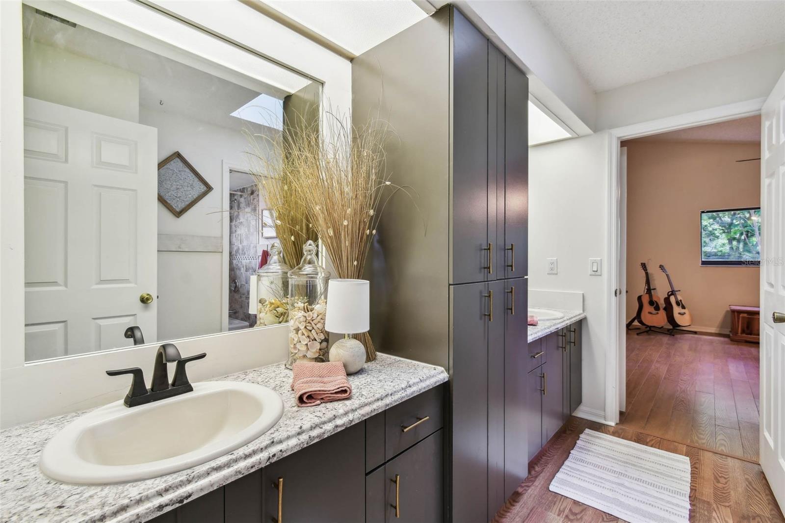 Image 42 of 50 For 506 Crystal Grove Boulevard