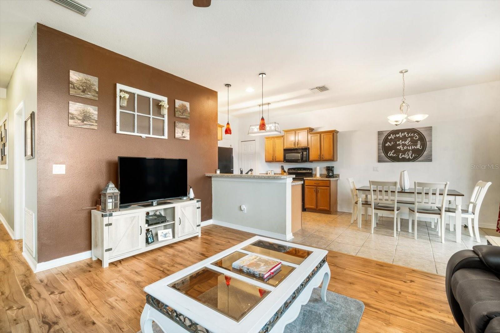 Image 7 of 23 For 810 Fern Leaf Drive