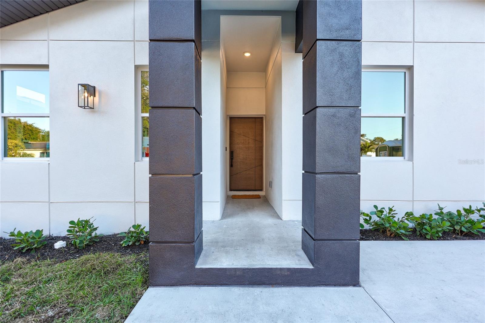 Image 5 of 46 For 5518 Newton Avenue S