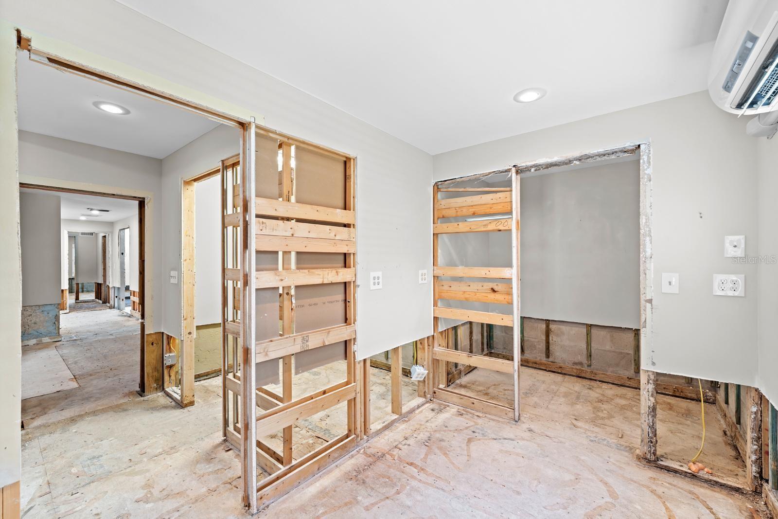 Image 11 of 15 For 219 Rialto Way Ne