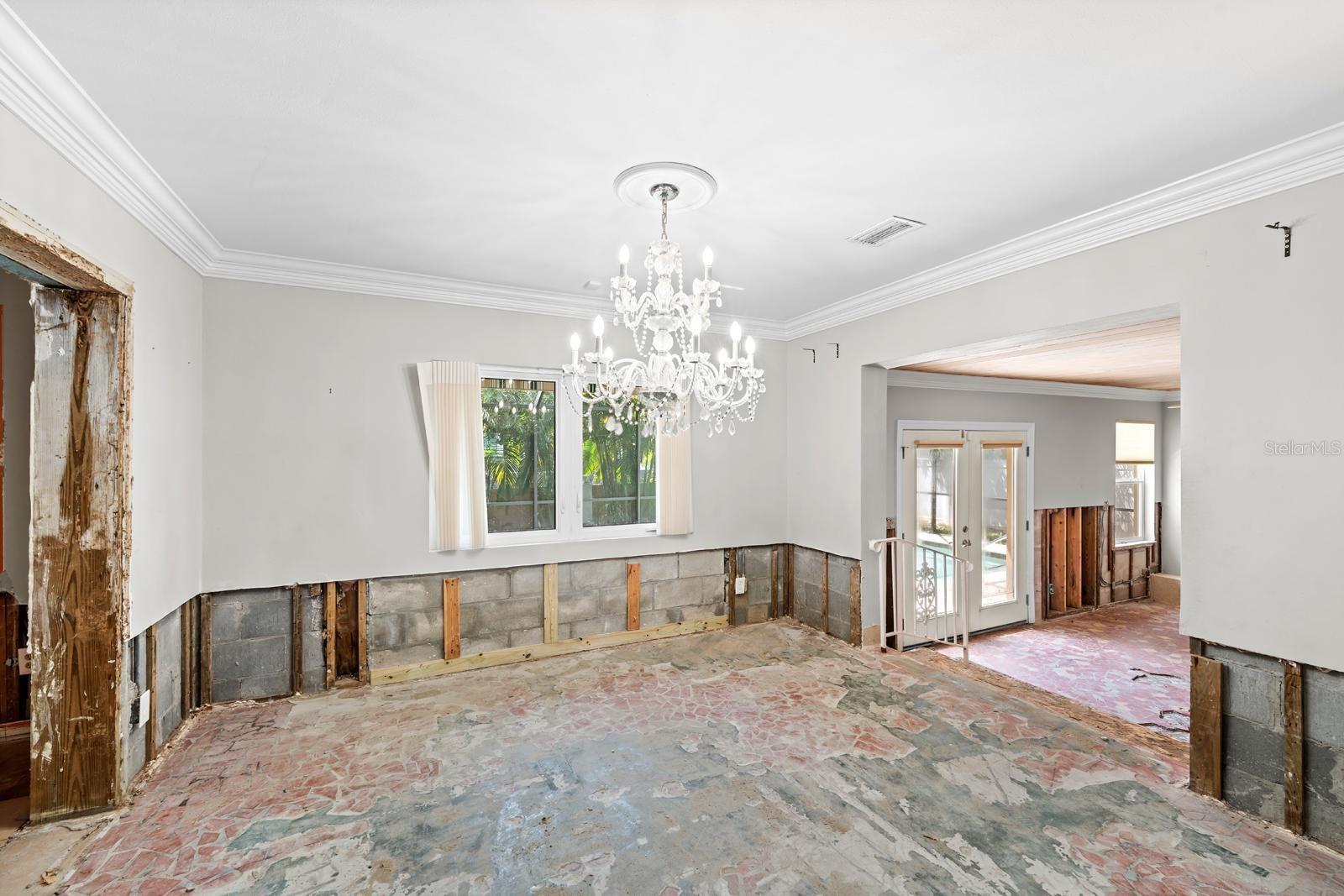 Image 9 of 15 For 219 Rialto Way Ne