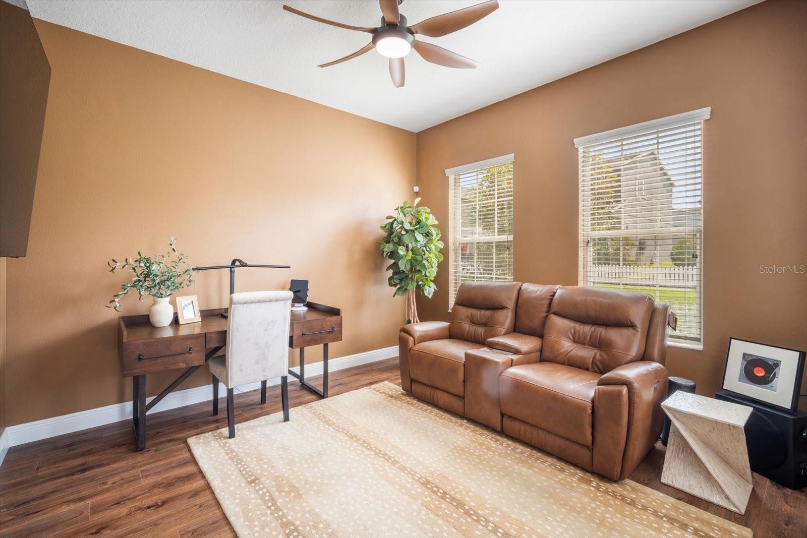 Listing photo id 8 for 11109 Great Neck Road