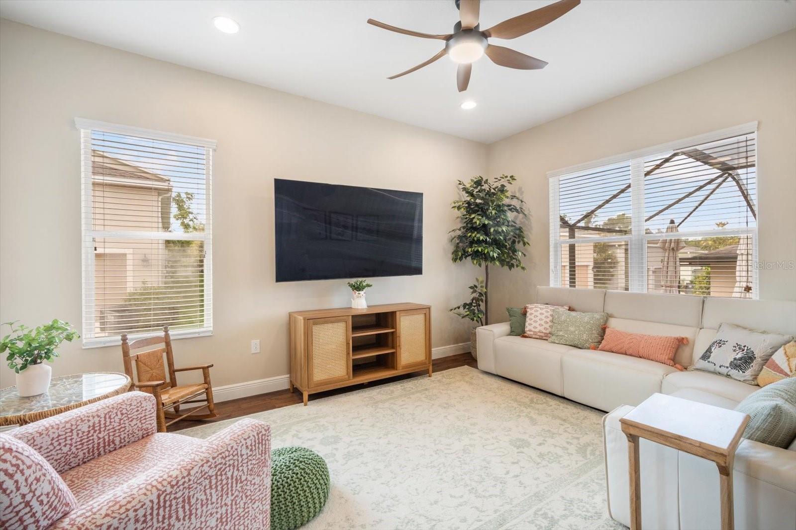 Listing photo id 14 for 11109 Great Neck Road