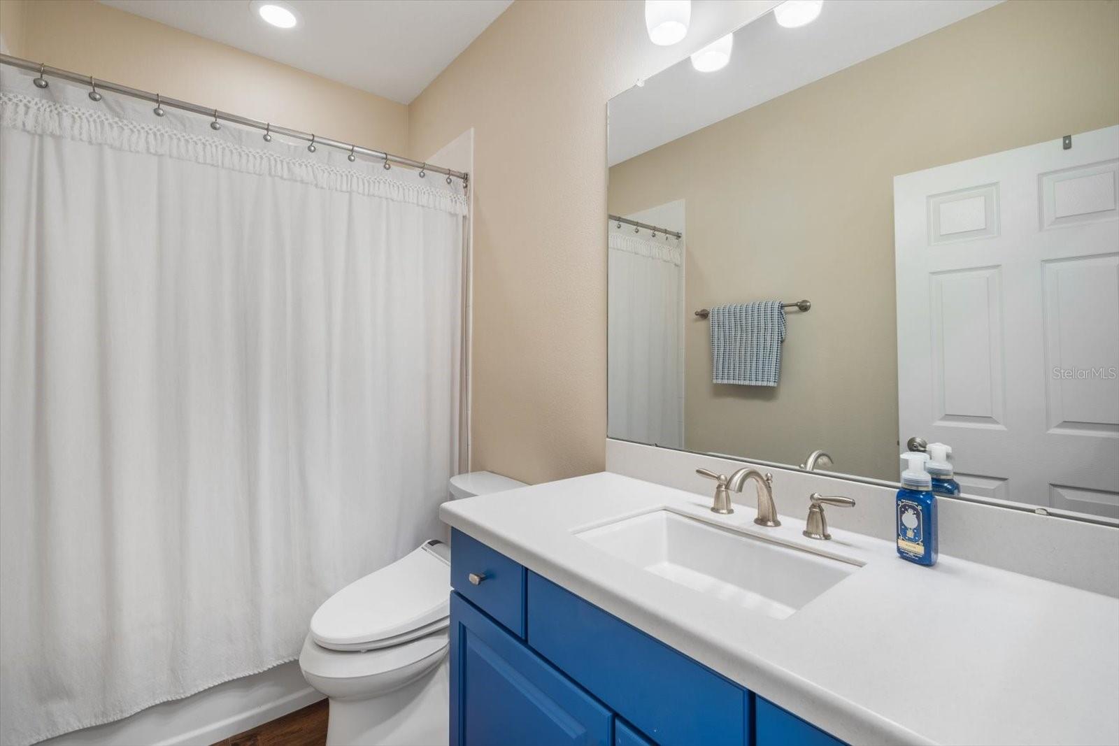 Listing photo id 18 for 11109 Great Neck Road