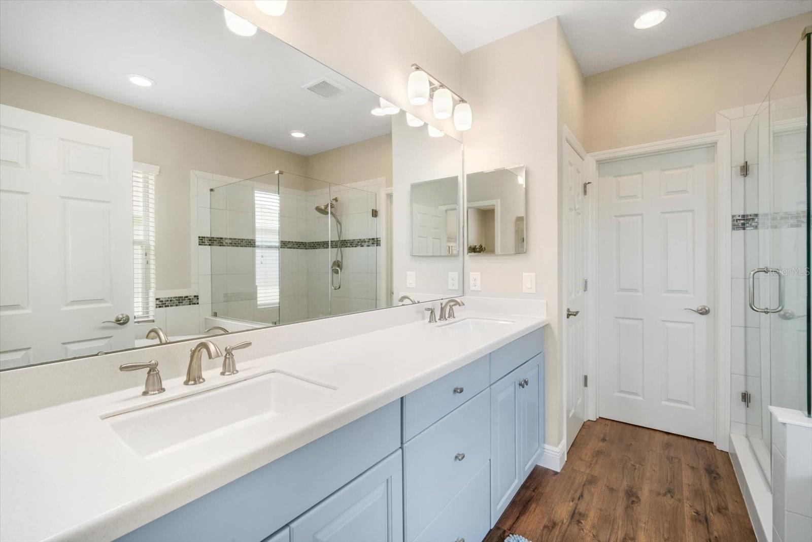 Listing photo id 21 for 11109 Great Neck Road