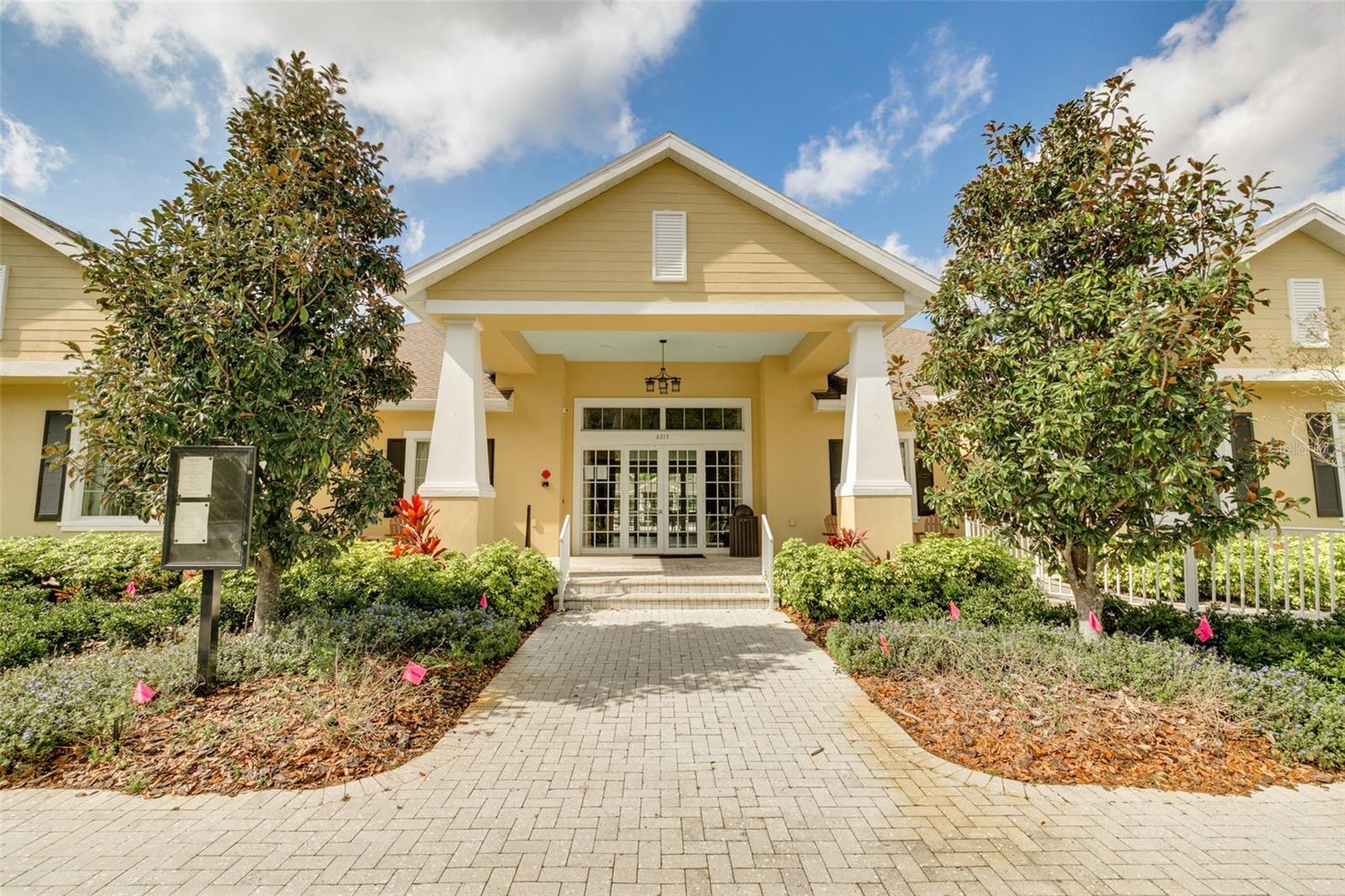 Listing photo id 33 for 11109 Great Neck Road
