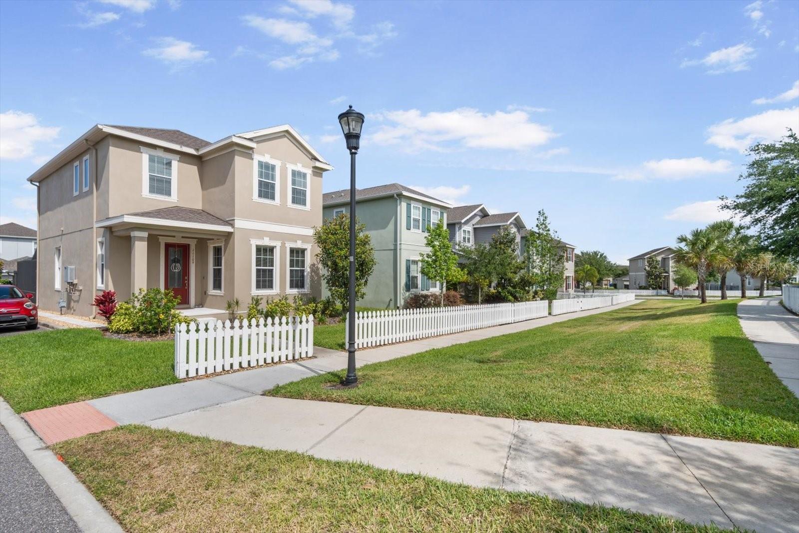 Listing photo id 2 for 11109 Great Neck Road