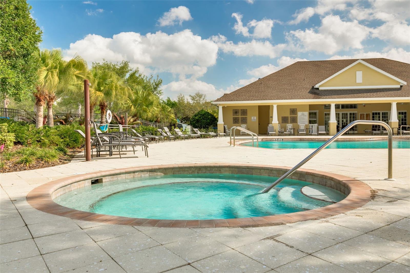Listing photo id 40 for 11109 Great Neck Road