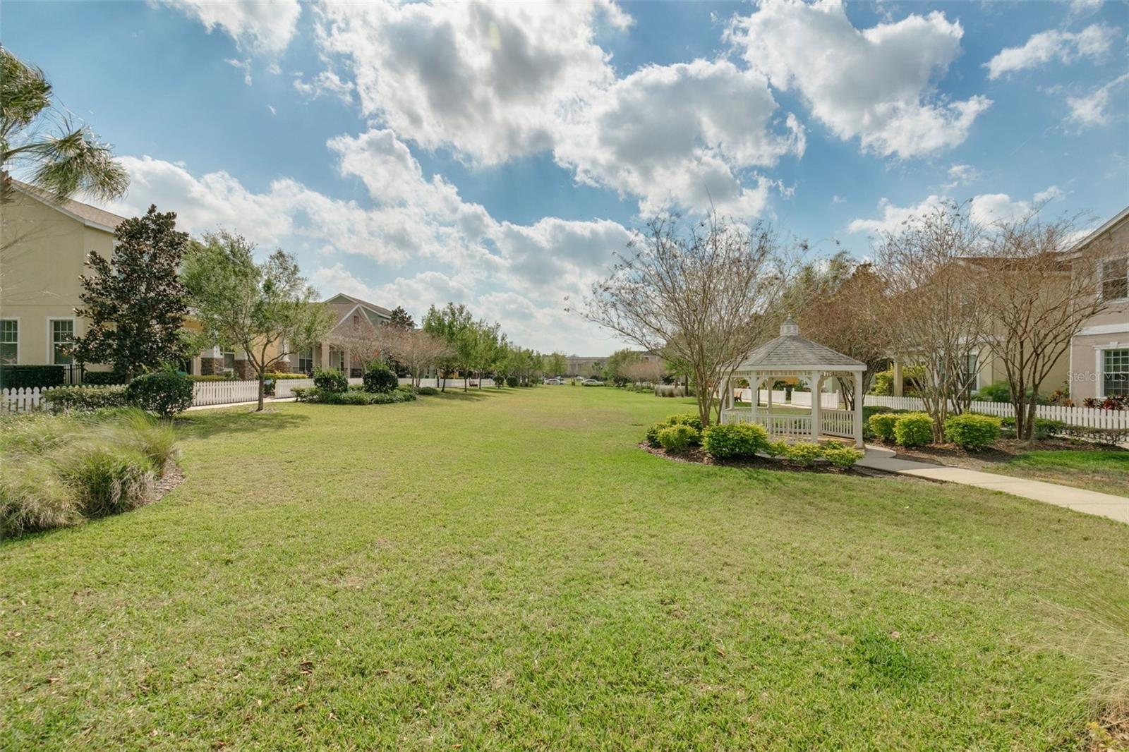 Listing photo id 44 for 11109 Great Neck Road