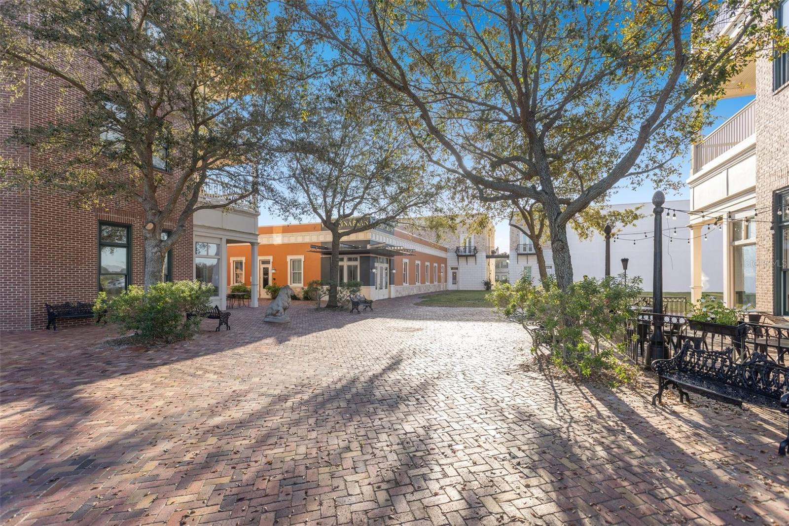 Listing photo id 59 for 11109 Great Neck Road