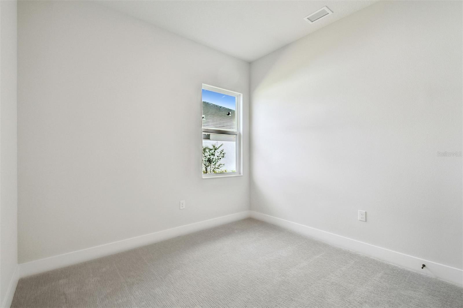 Image 32 of 46 For 18057 Foxtail Loop