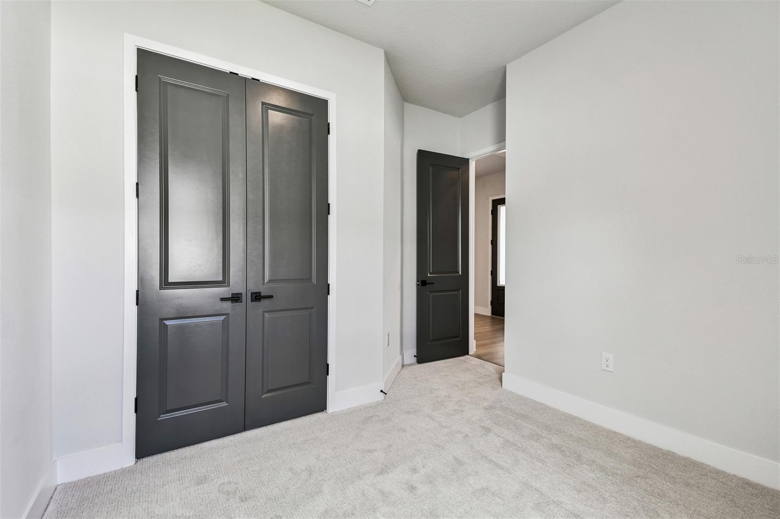Image 33 of 46 For 18057 Foxtail Loop