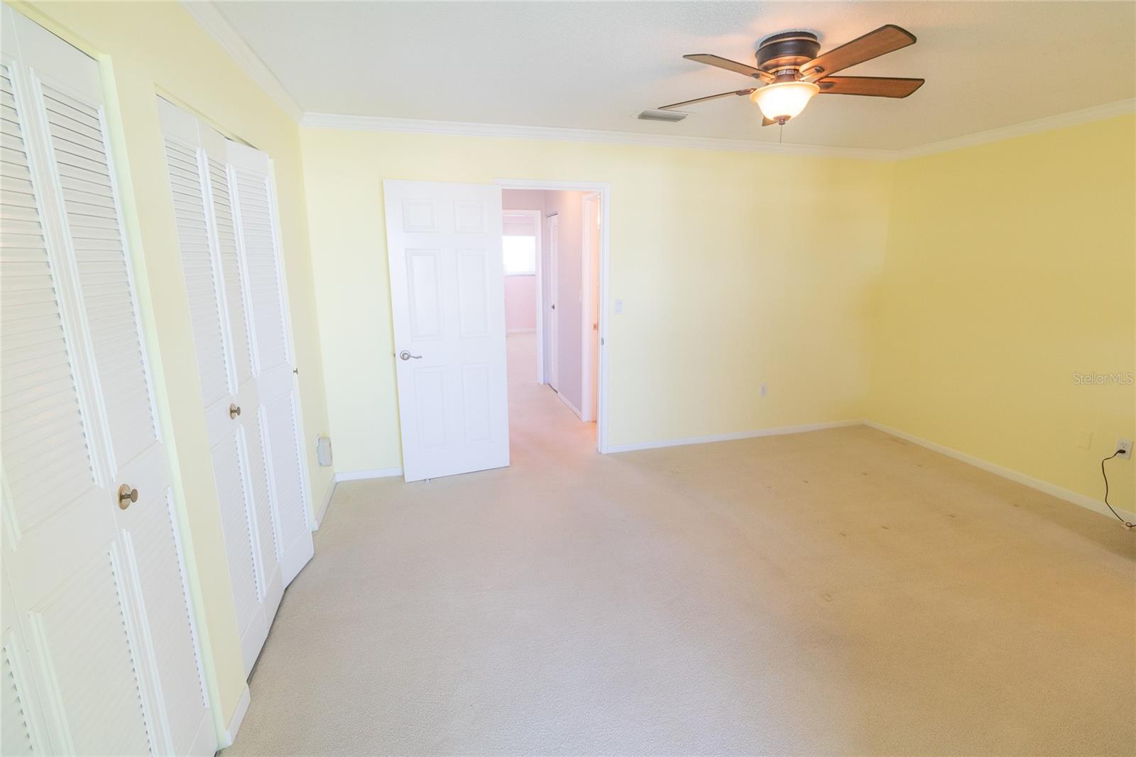 Image 11 of 31 For 5925 Shore Boulevard S 608