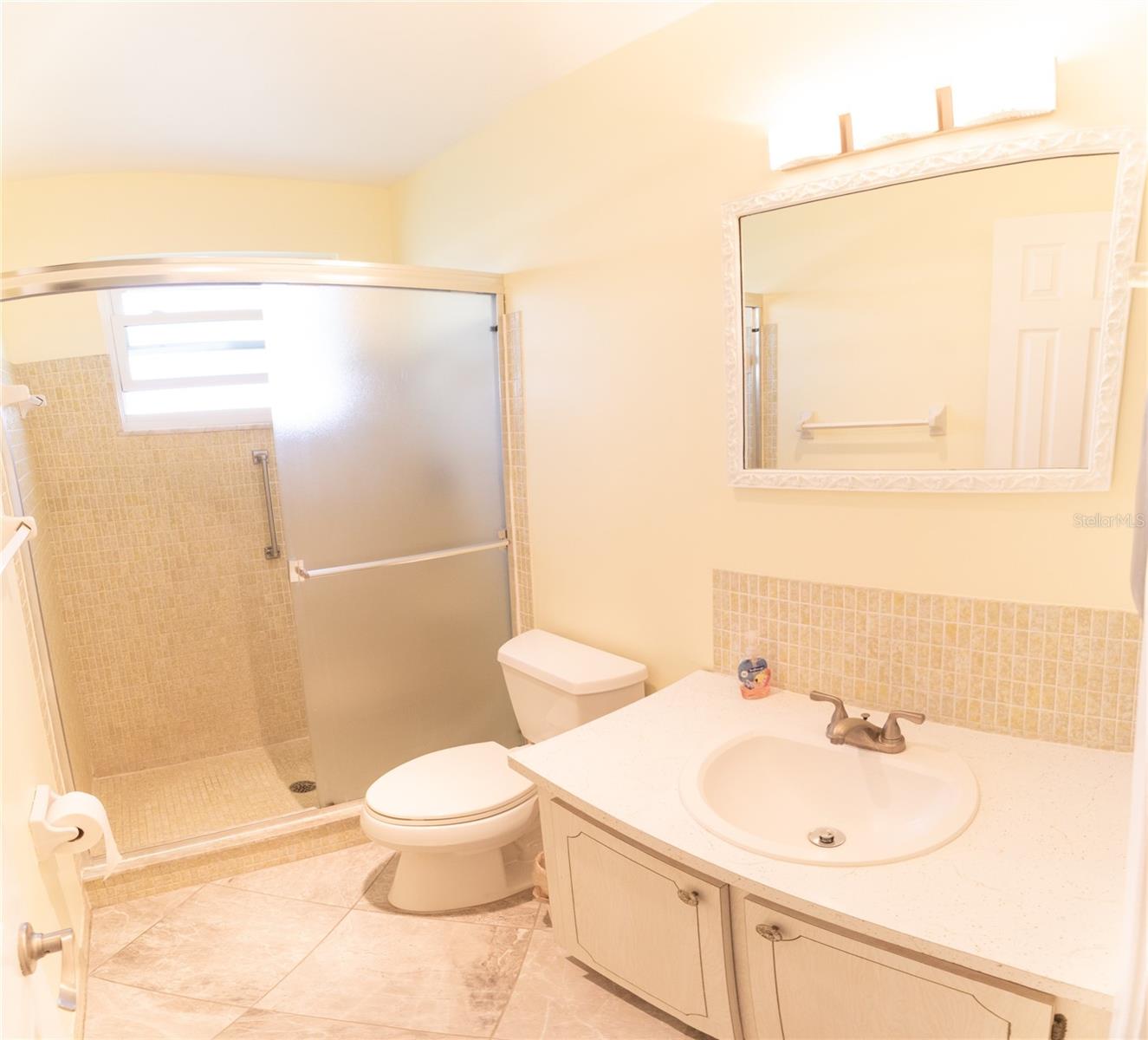 Image 13 of 31 For 5925 Shore Boulevard S 608