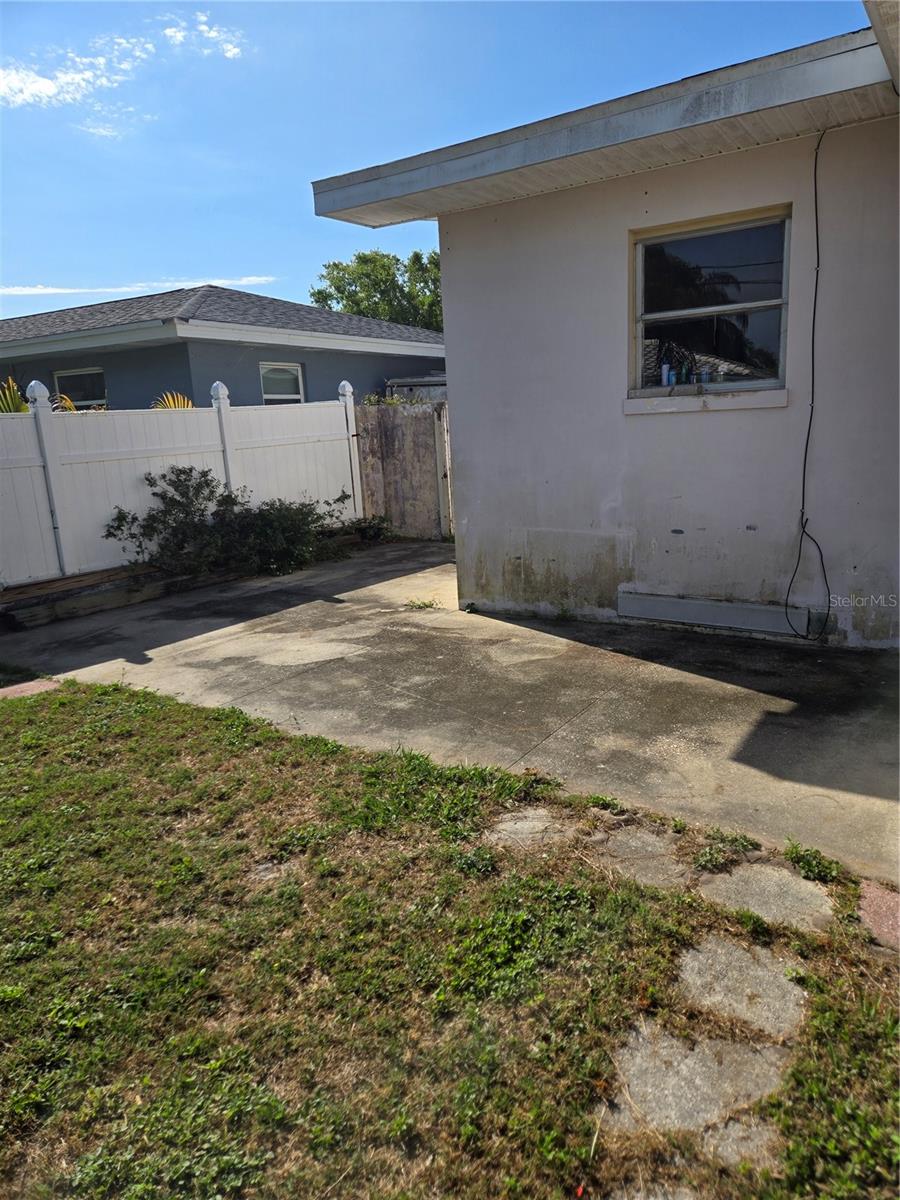 Image 18 of 19 For 1448 Lemon Street