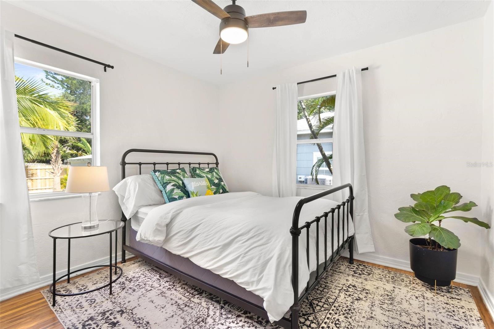 Image 12 of 39 For 747 39th Avenue Ne