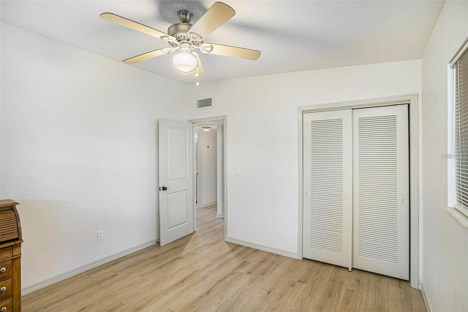 Image 16 of 23 For 10111 Ola Avenue