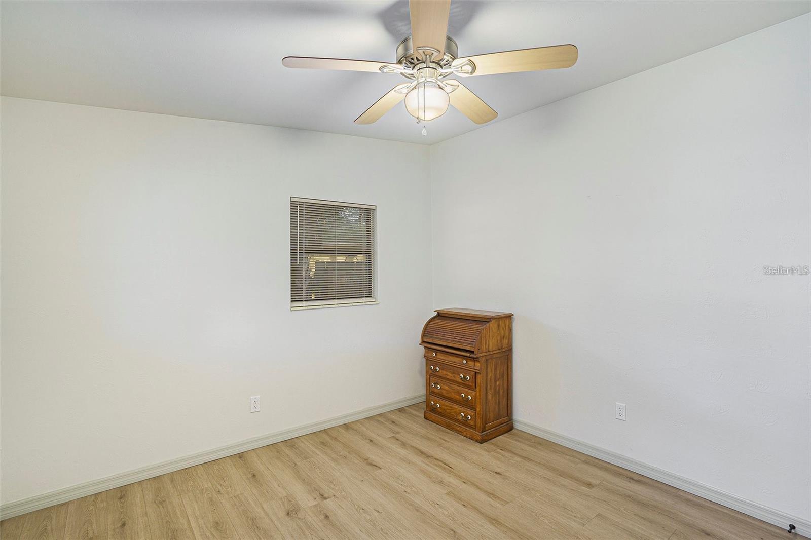 Image 17 of 23 For 10111 Ola Avenue