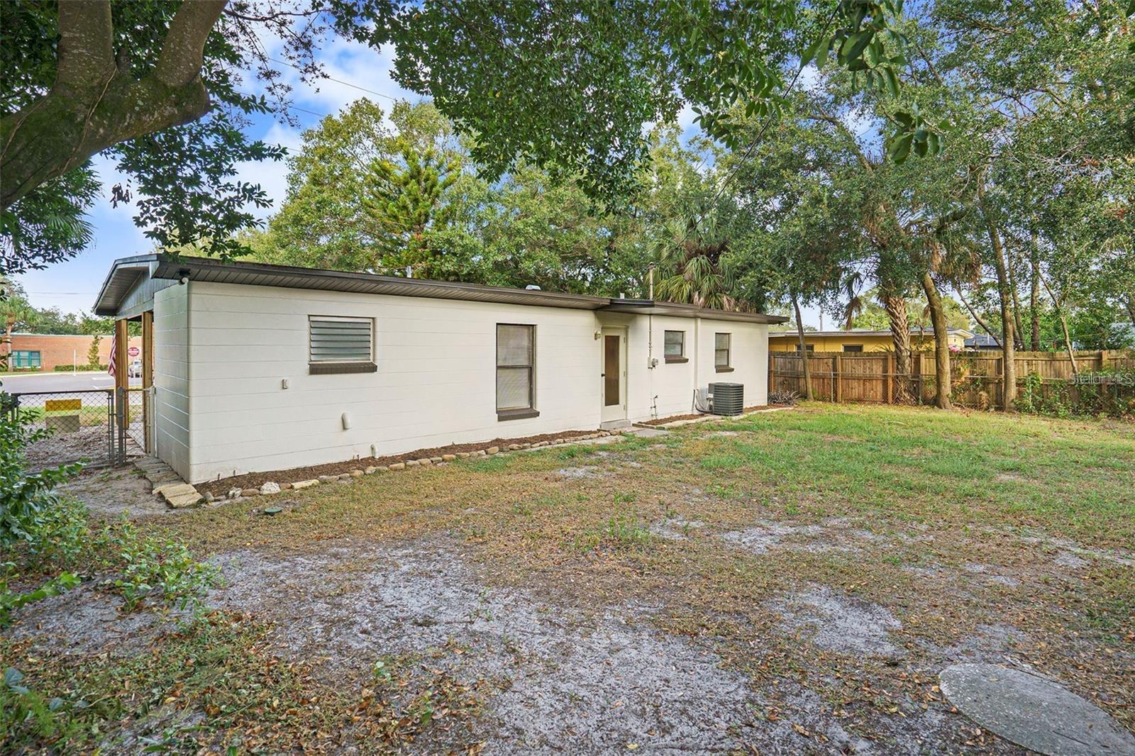 Image 21 of 23 For 10111 Ola Avenue