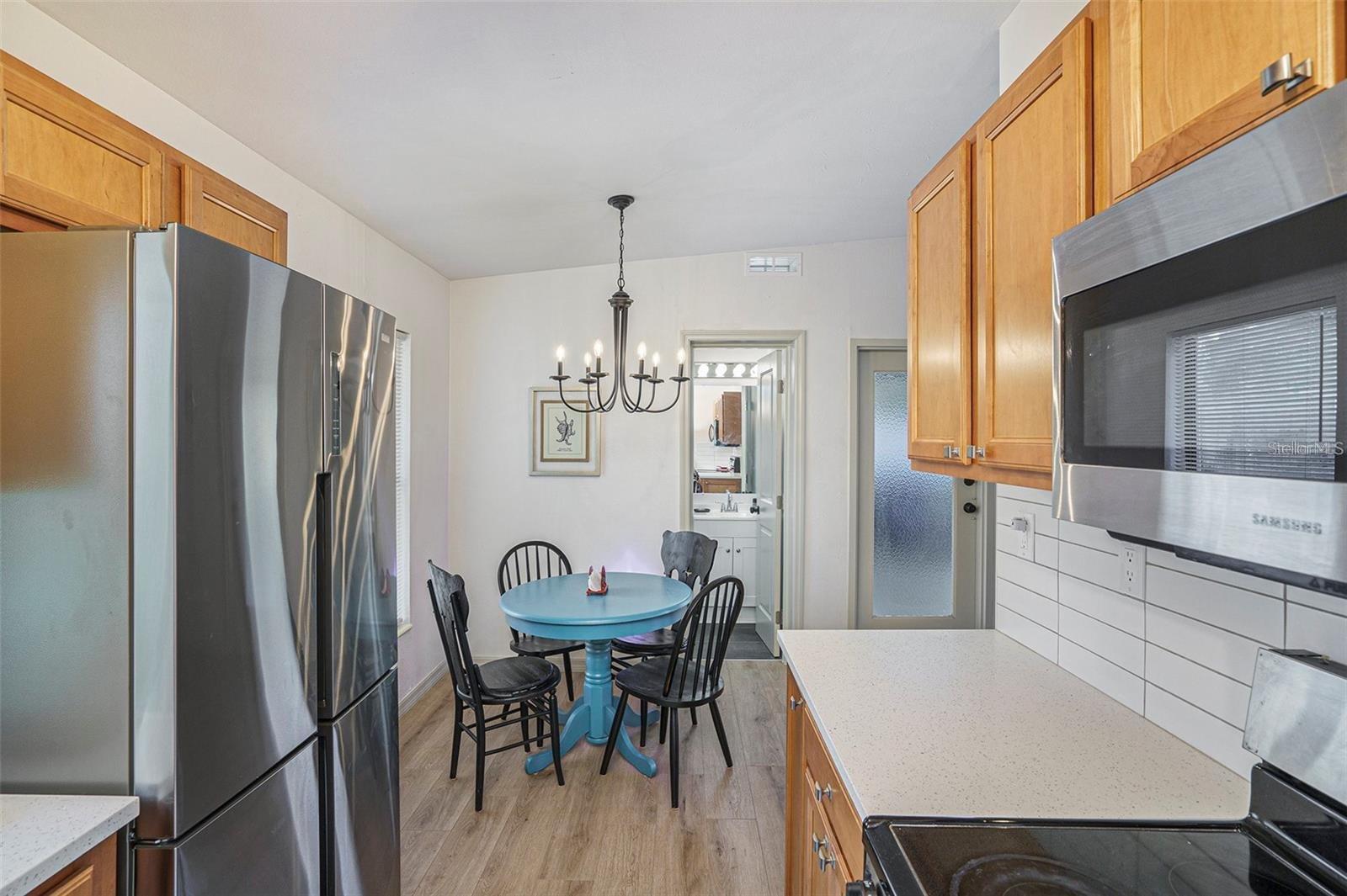Image 8 of 23 For 10111 Ola Avenue