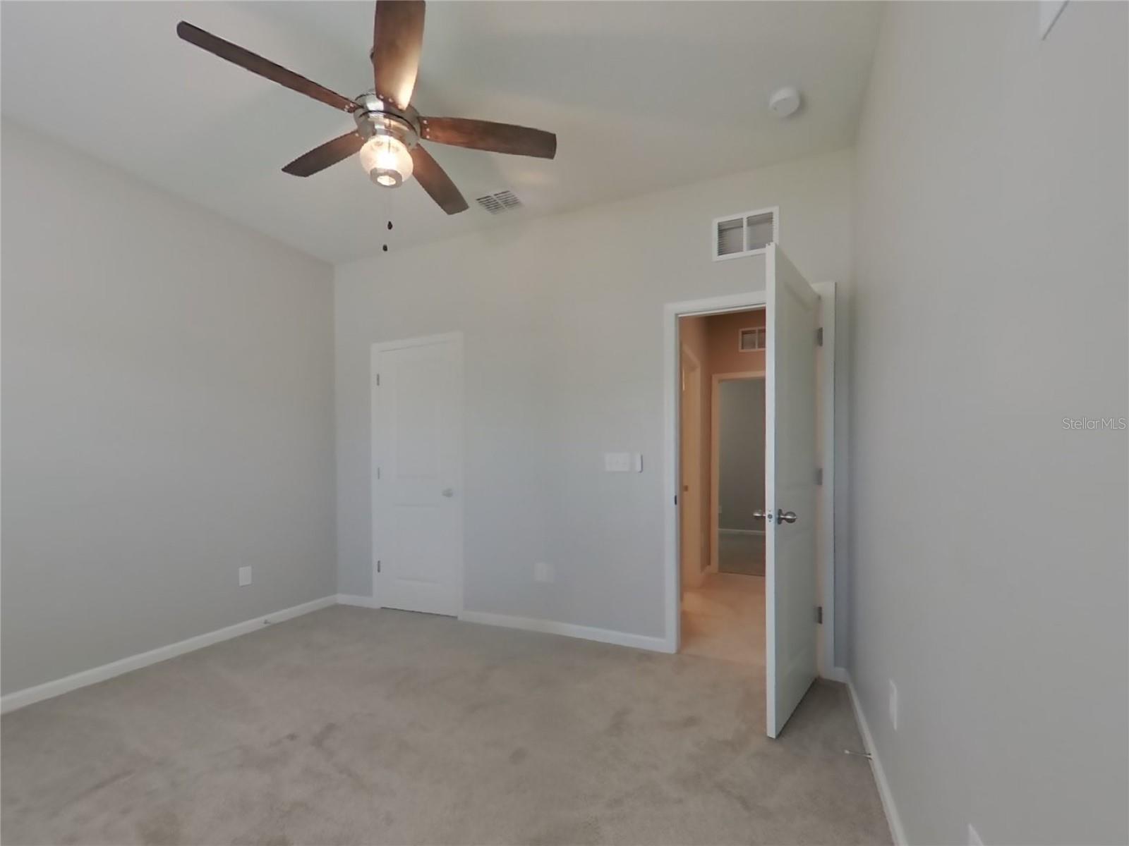 Listing photo id 11 for 11445 64th Street E