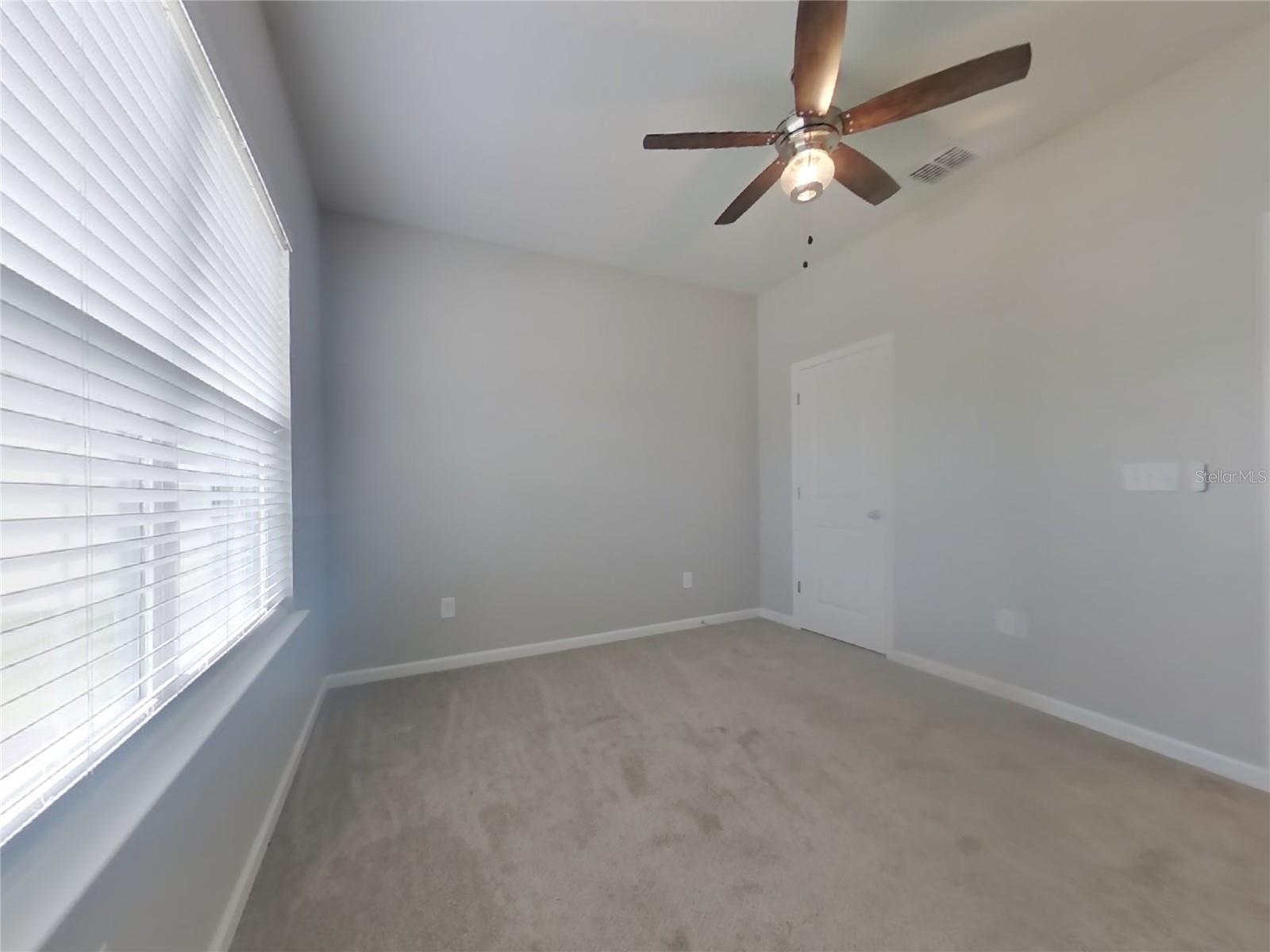Listing photo id 12 for 11445 64th Street E