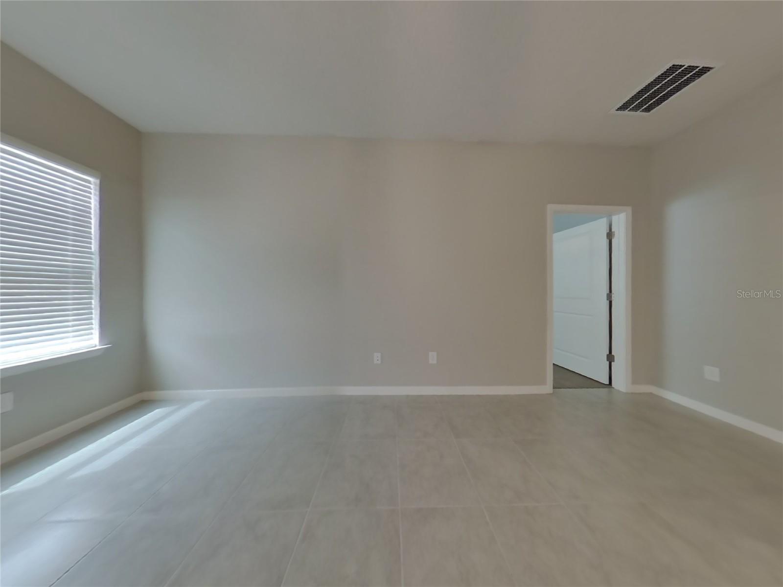 Listing photo id 0 for 11445 64th Street E
