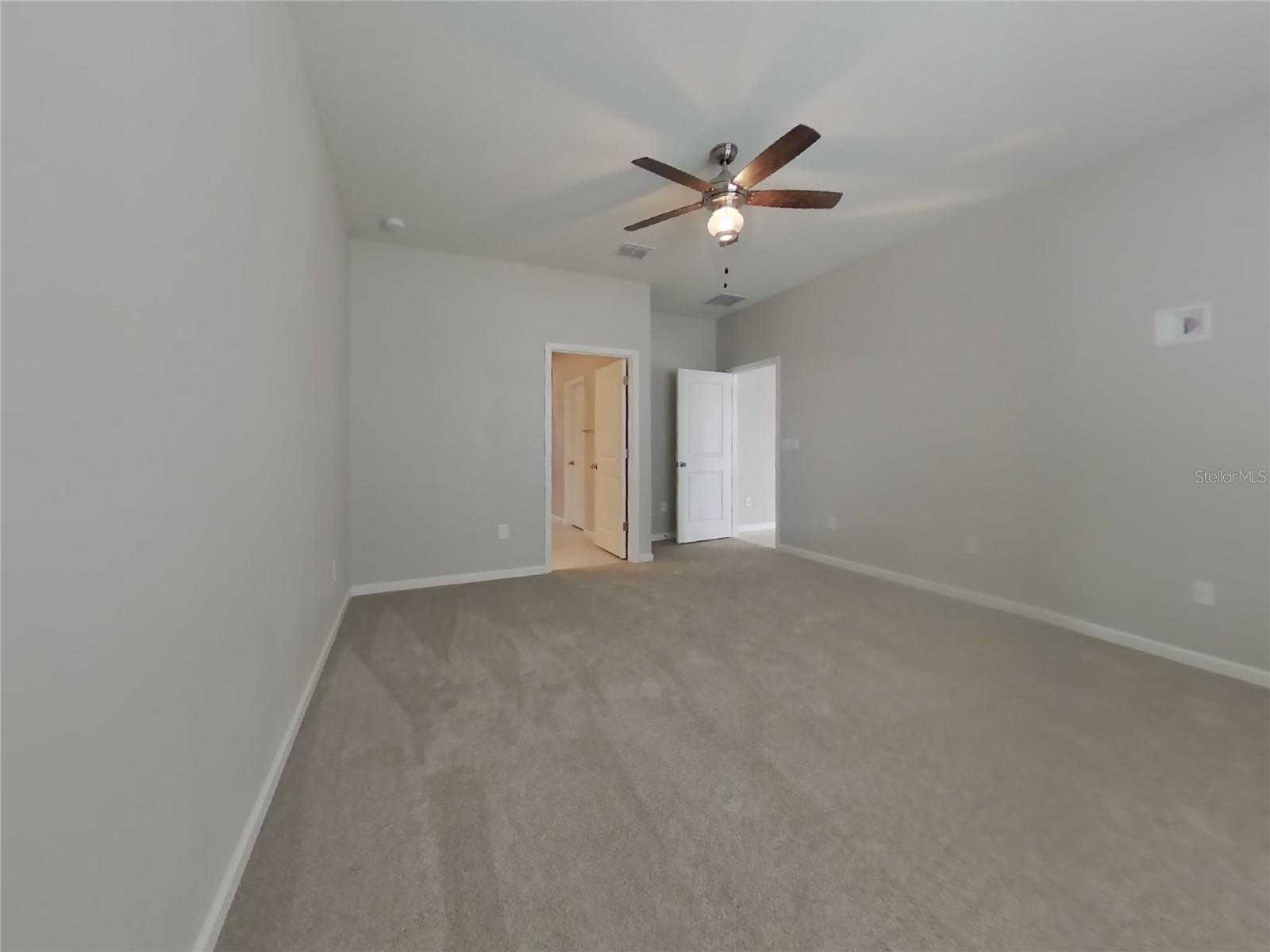 Listing photo id 7 for 11445 64th Street E