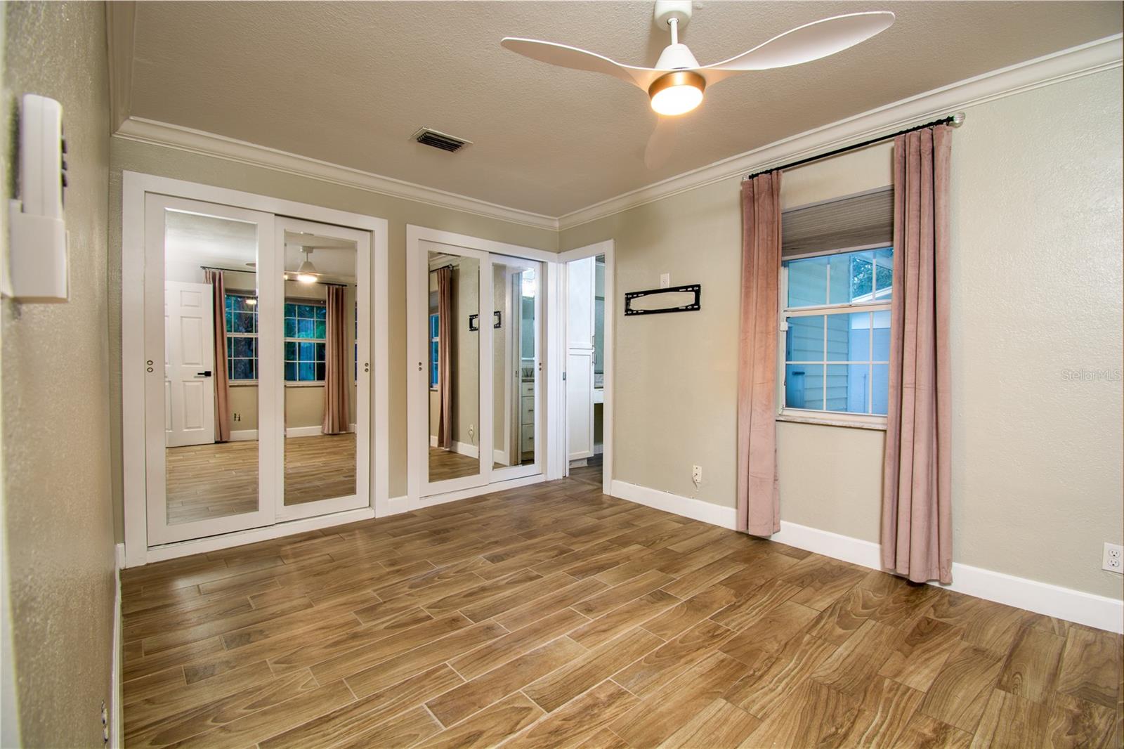 Image 13 of 24 For 1430 20th Avenue N A
