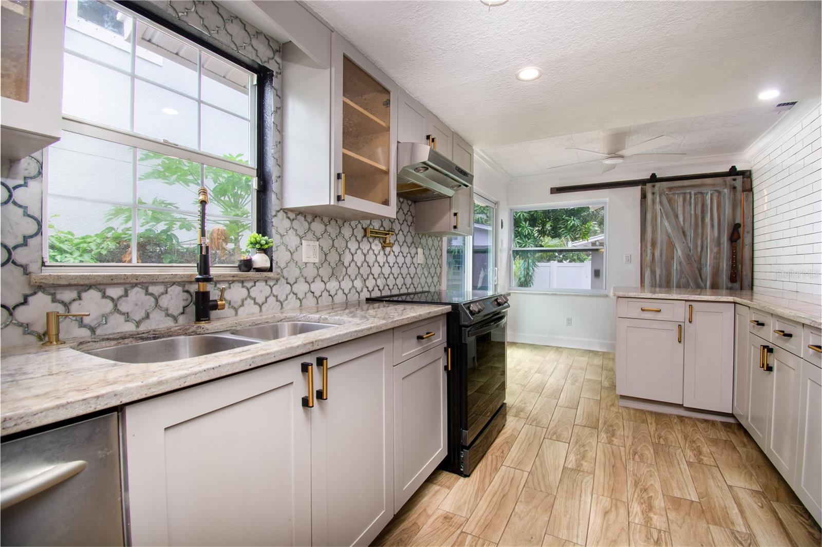 Image 4 of 24 For 1430 20th Avenue N A