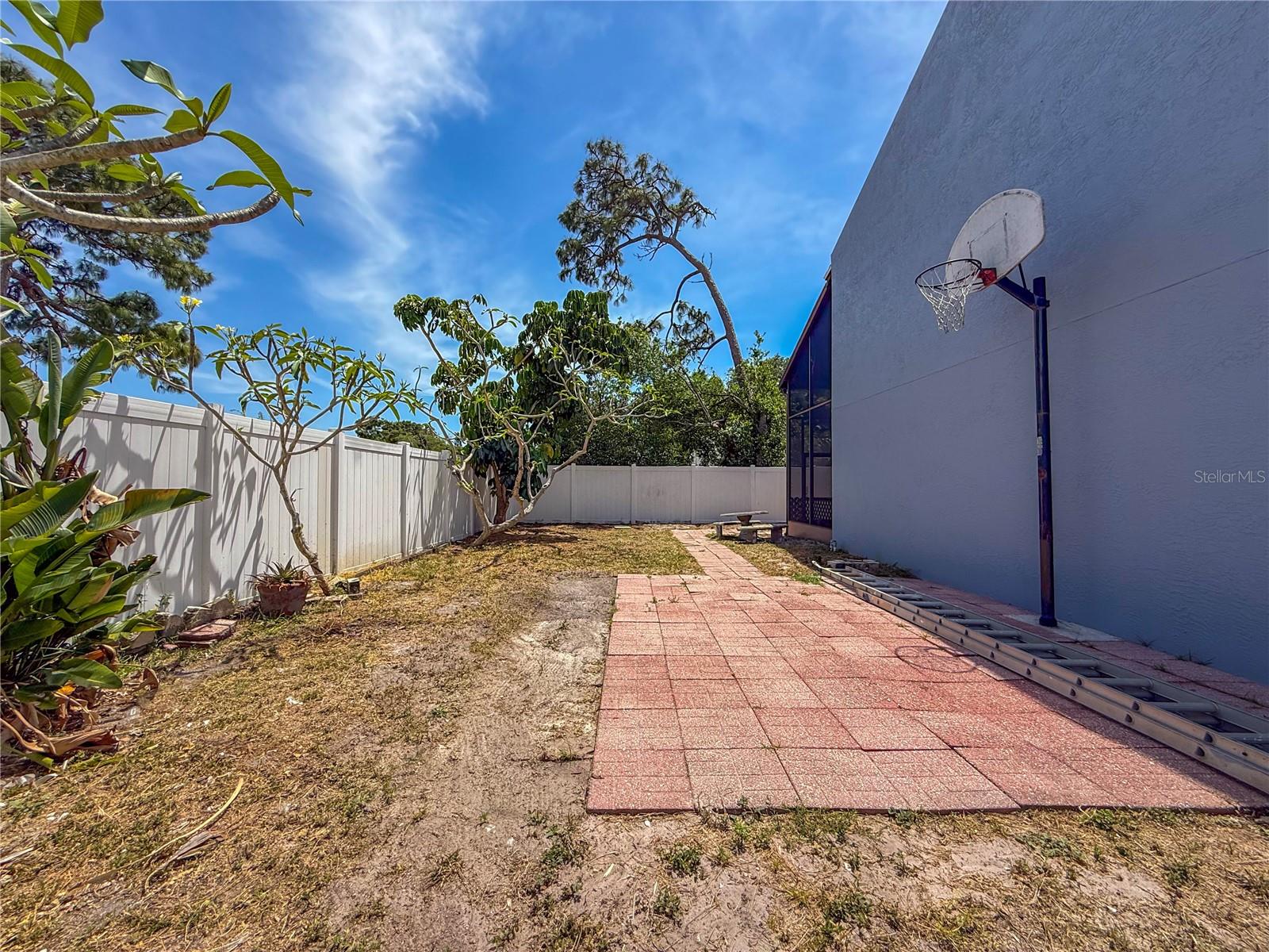 Image 31 of 41 For 2930 Pines Drive 109