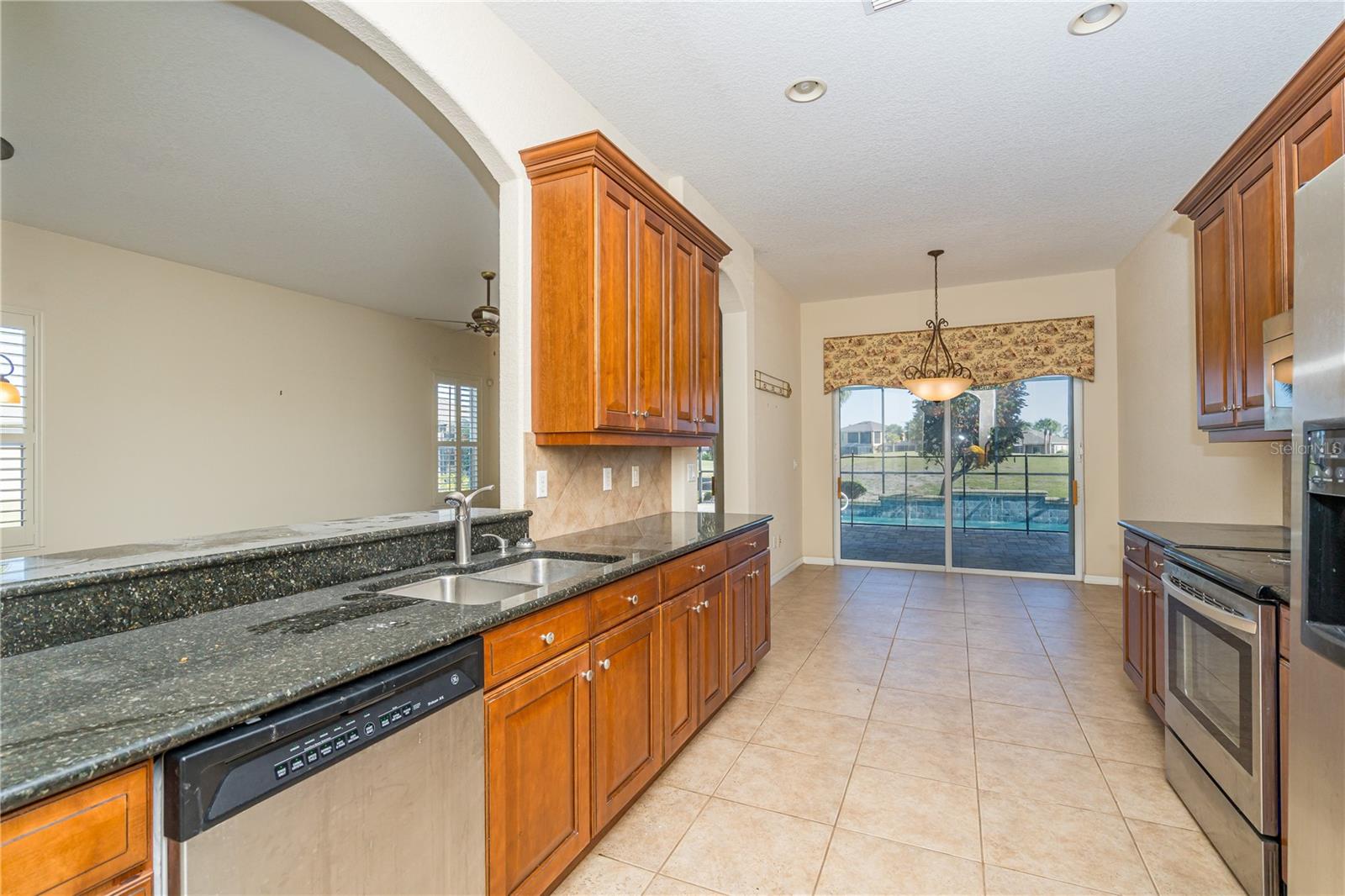 Image 27 of 48 For 1038 Emerald Dunes Drive