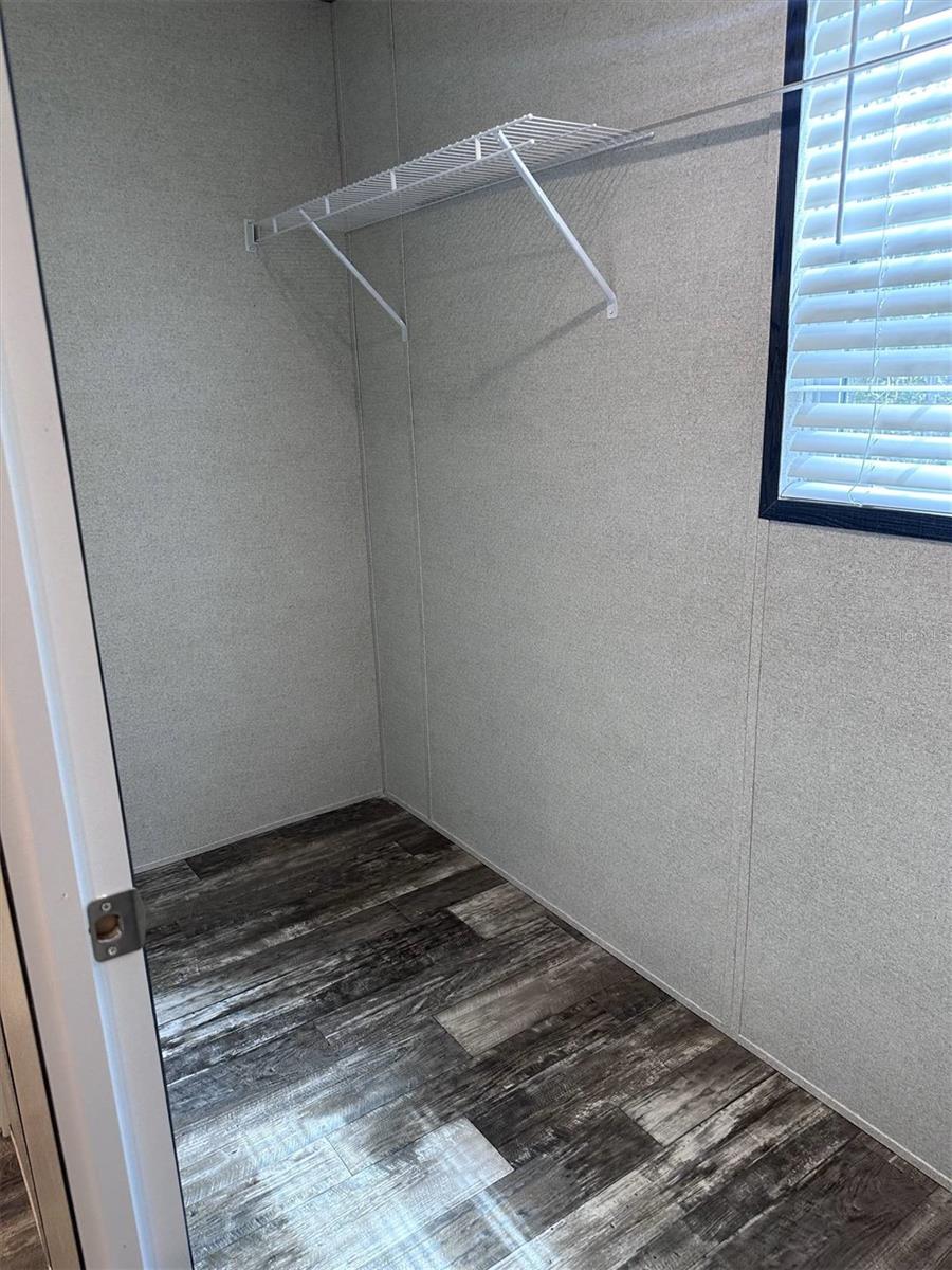 Image 15 of 18 For 1391 Beech Boulevard