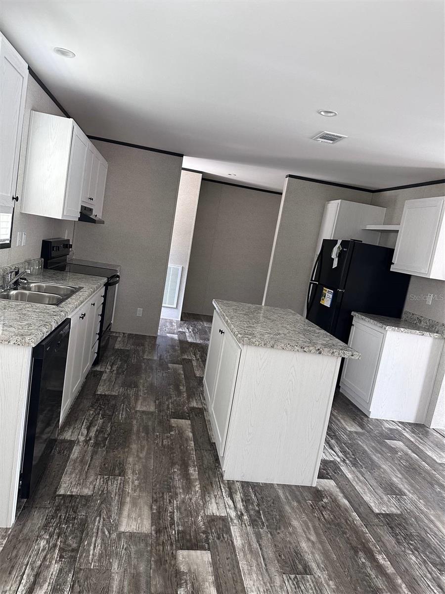 Image 3 of 18 For 1391 Beech Boulevard
