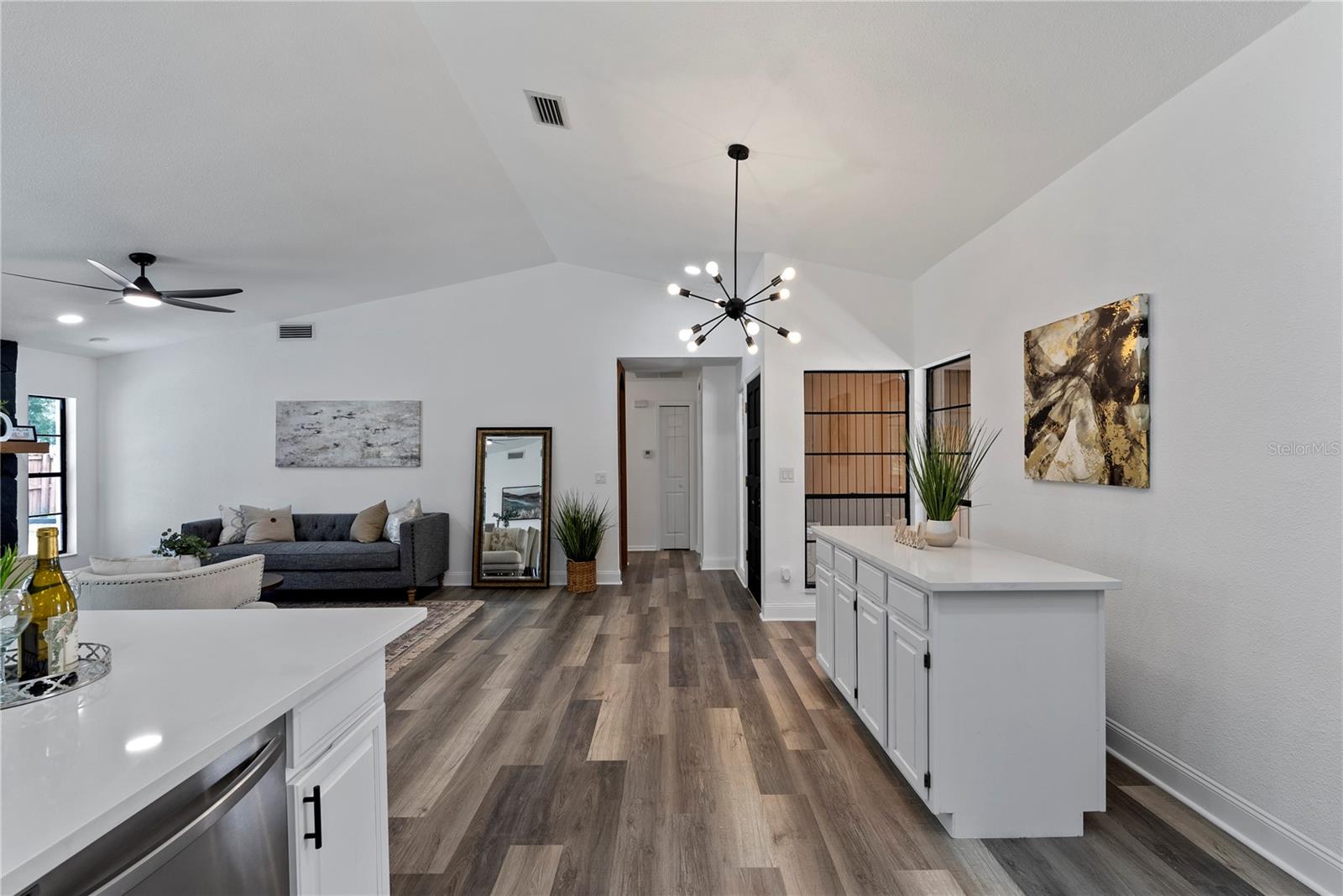 Image 21 of 46 For 4715 Kemble Court