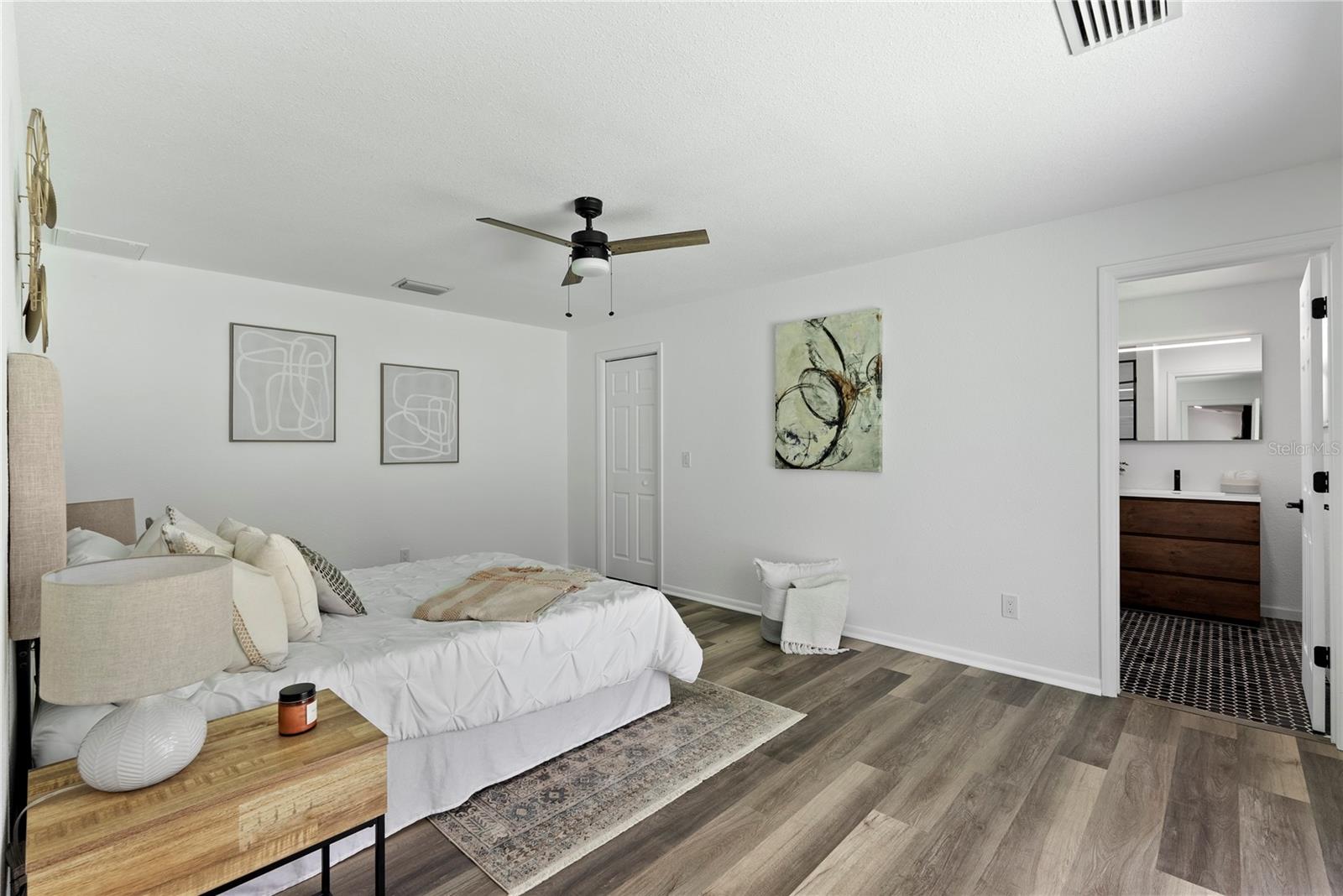 Image 22 of 46 For 4715 Kemble Court