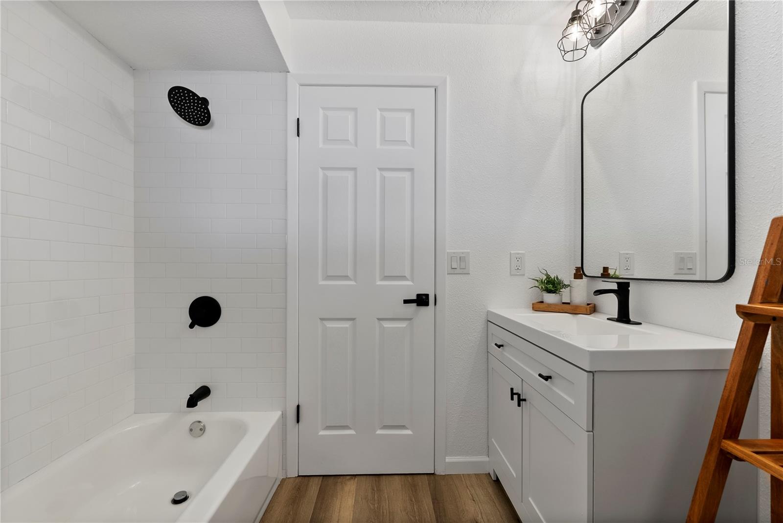 Image 41 of 46 For 4715 Kemble Court