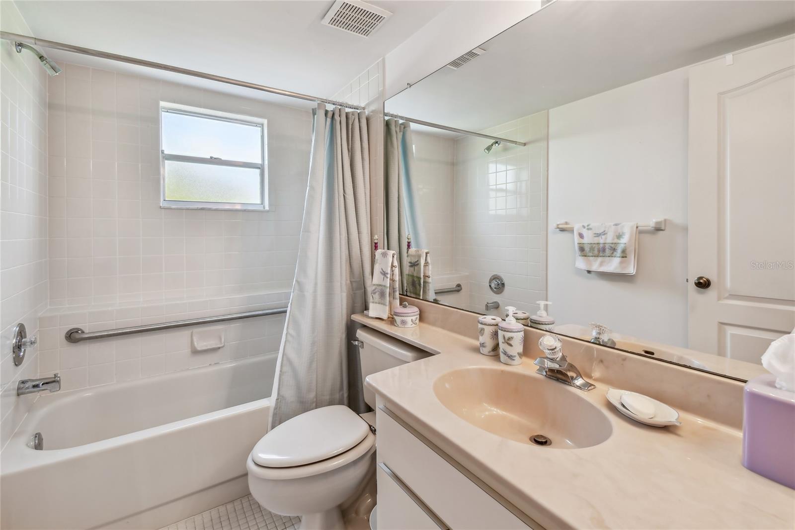 Image 22 of 100 For 2291 Americus Boulevard W 23