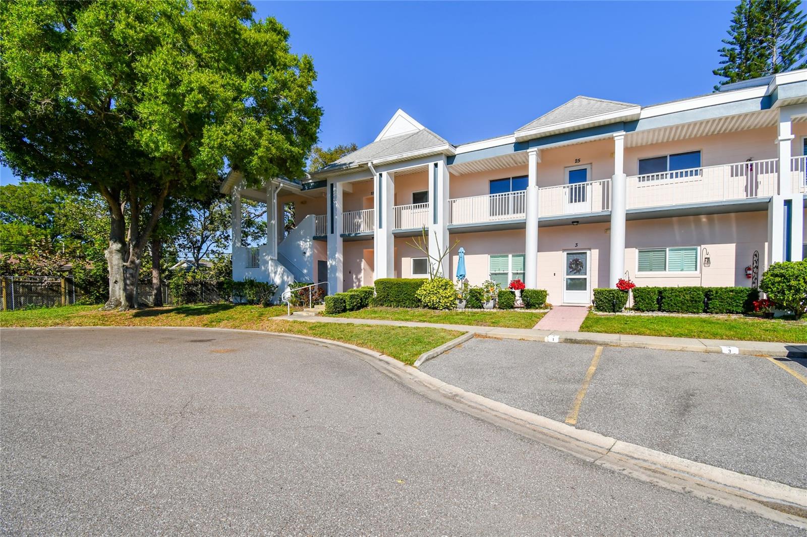 Image 3 of 100 For 2291 Americus Boulevard W 23
