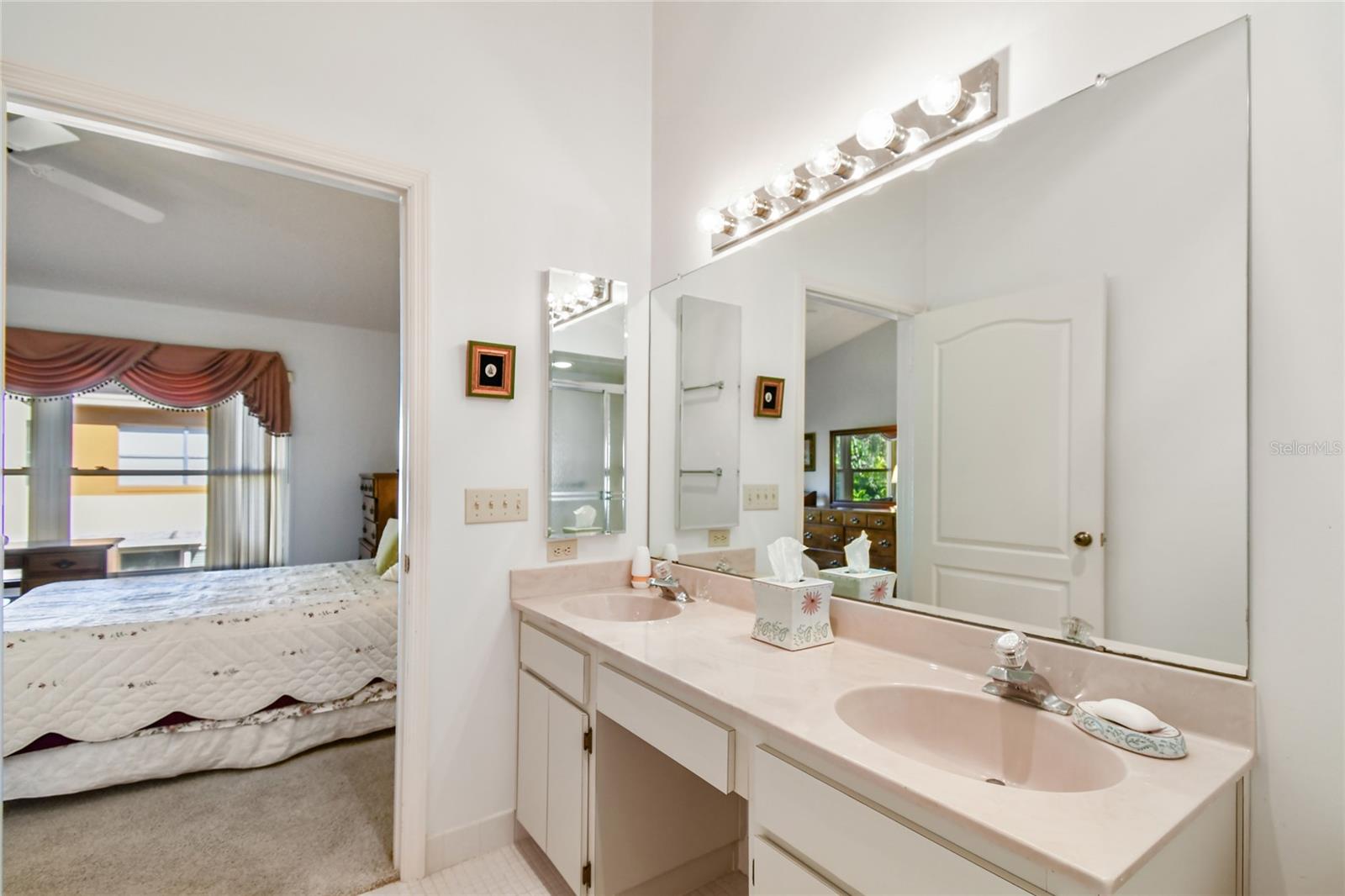 Image 46 of 100 For 2291 Americus Boulevard W 23