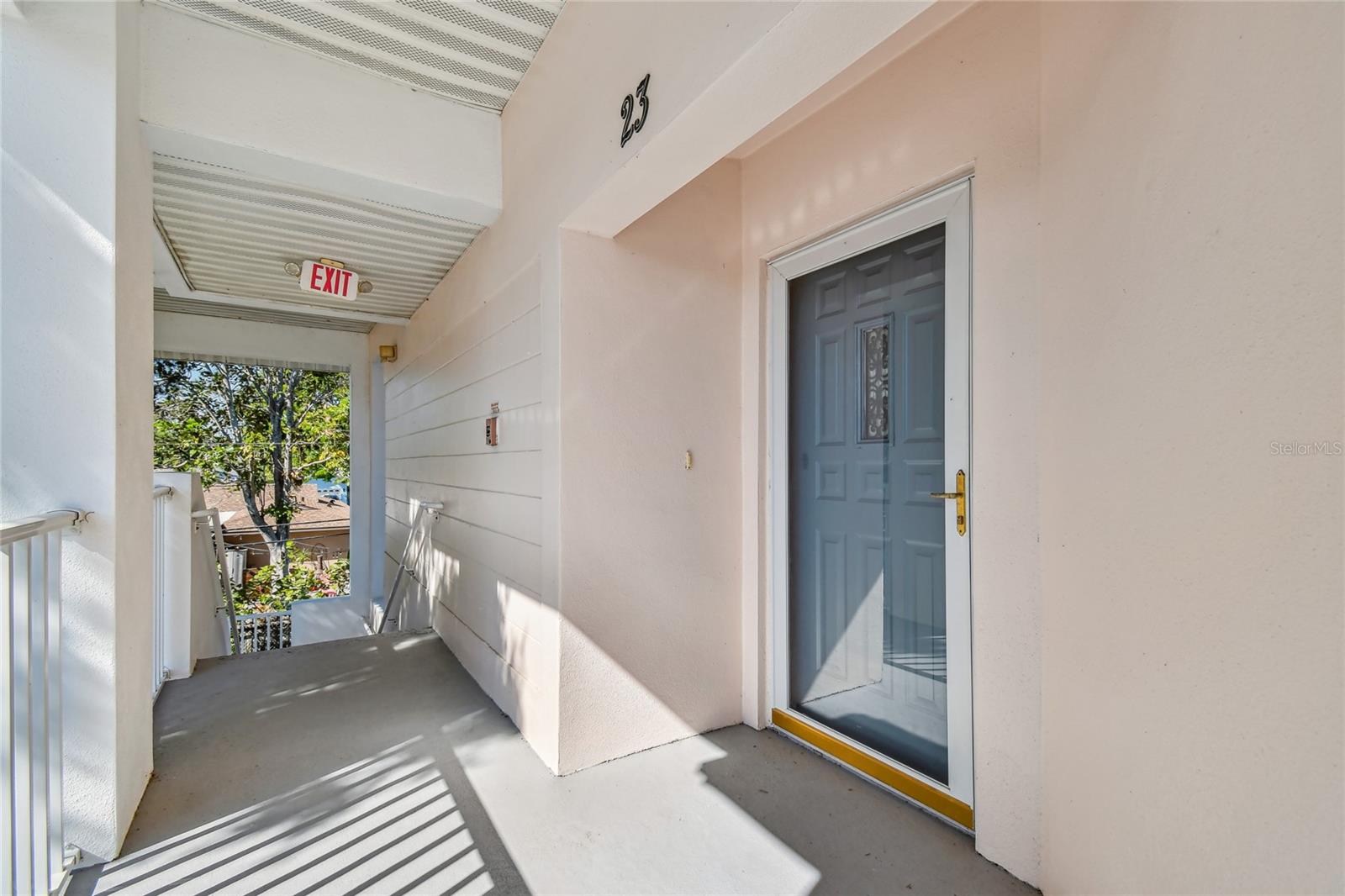 Image 5 of 100 For 2291 Americus Boulevard W 23