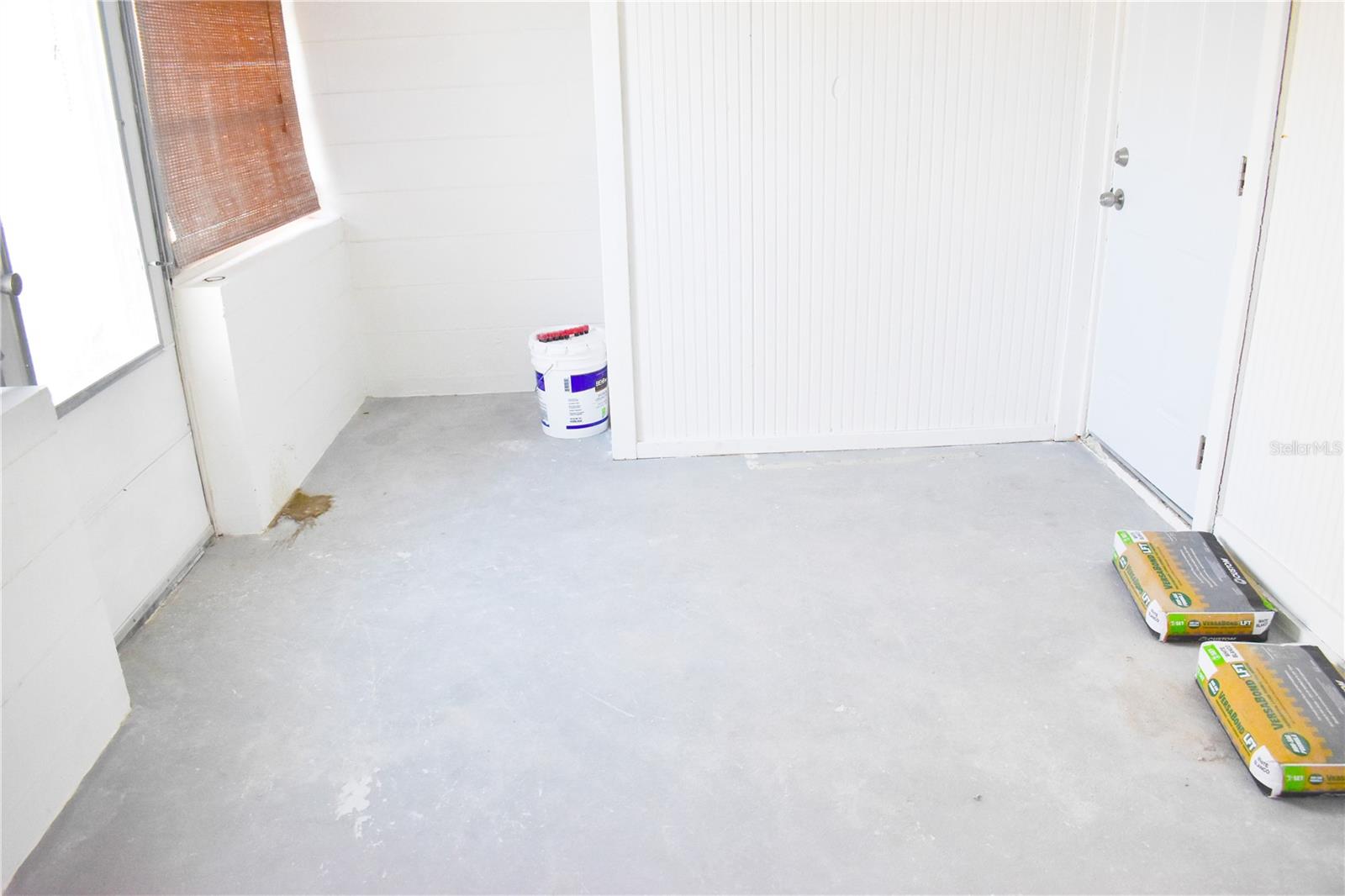 Listing photo id 12 for 7435 Hollyridge Drive