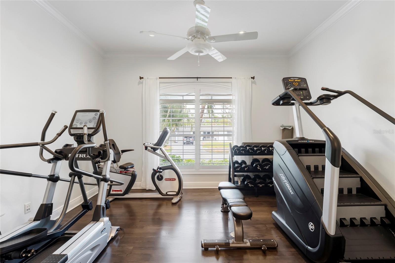 Image 27 of 67 For 356 Belleair Drive Ne