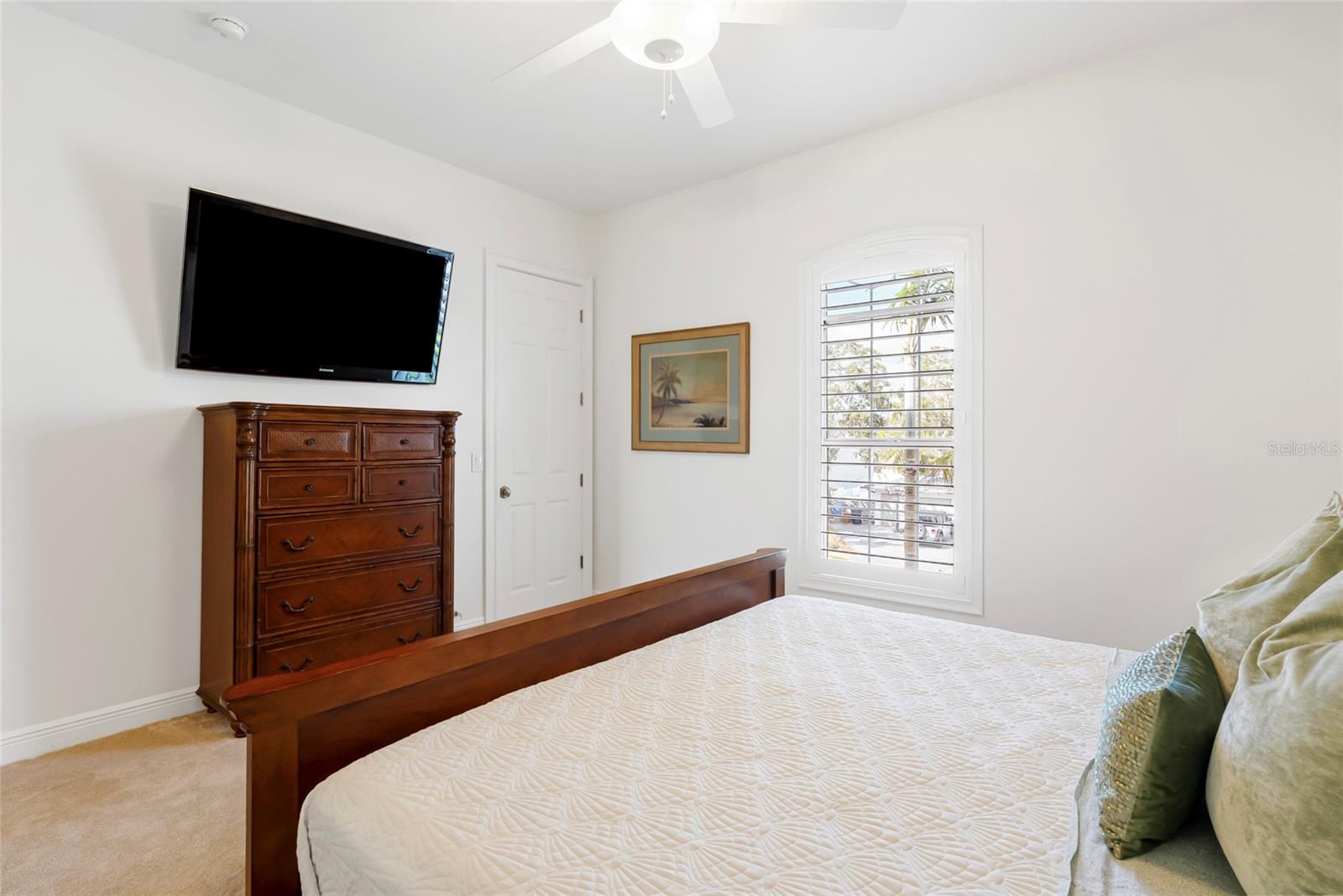 Image 42 of 67 For 356 Belleair Drive Ne