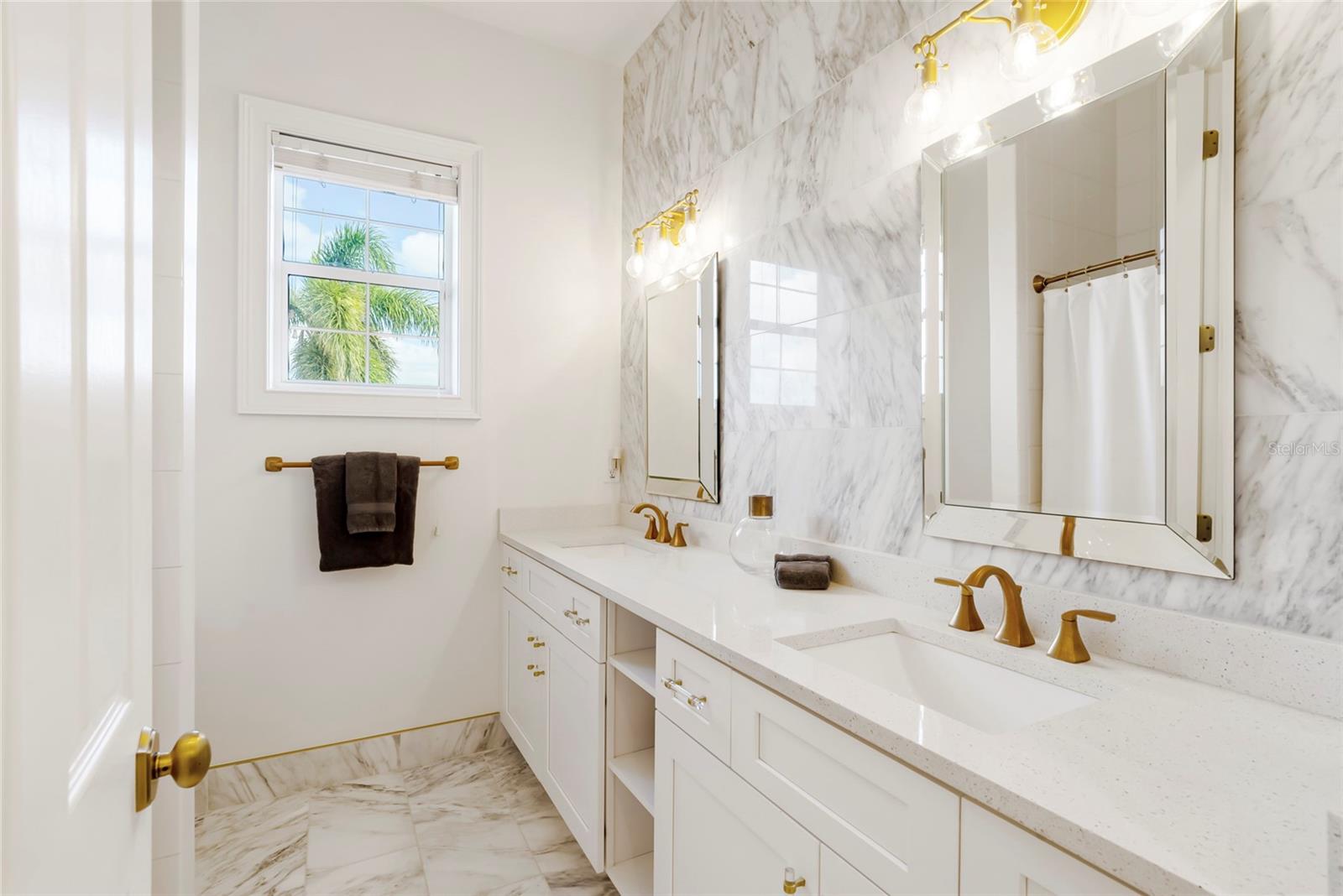 Image 45 of 67 For 356 Belleair Drive Ne