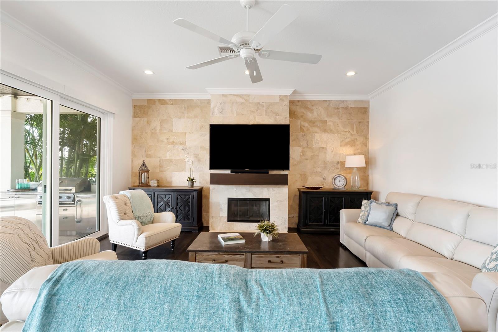 Image 8 of 67 For 356 Belleair Drive Ne