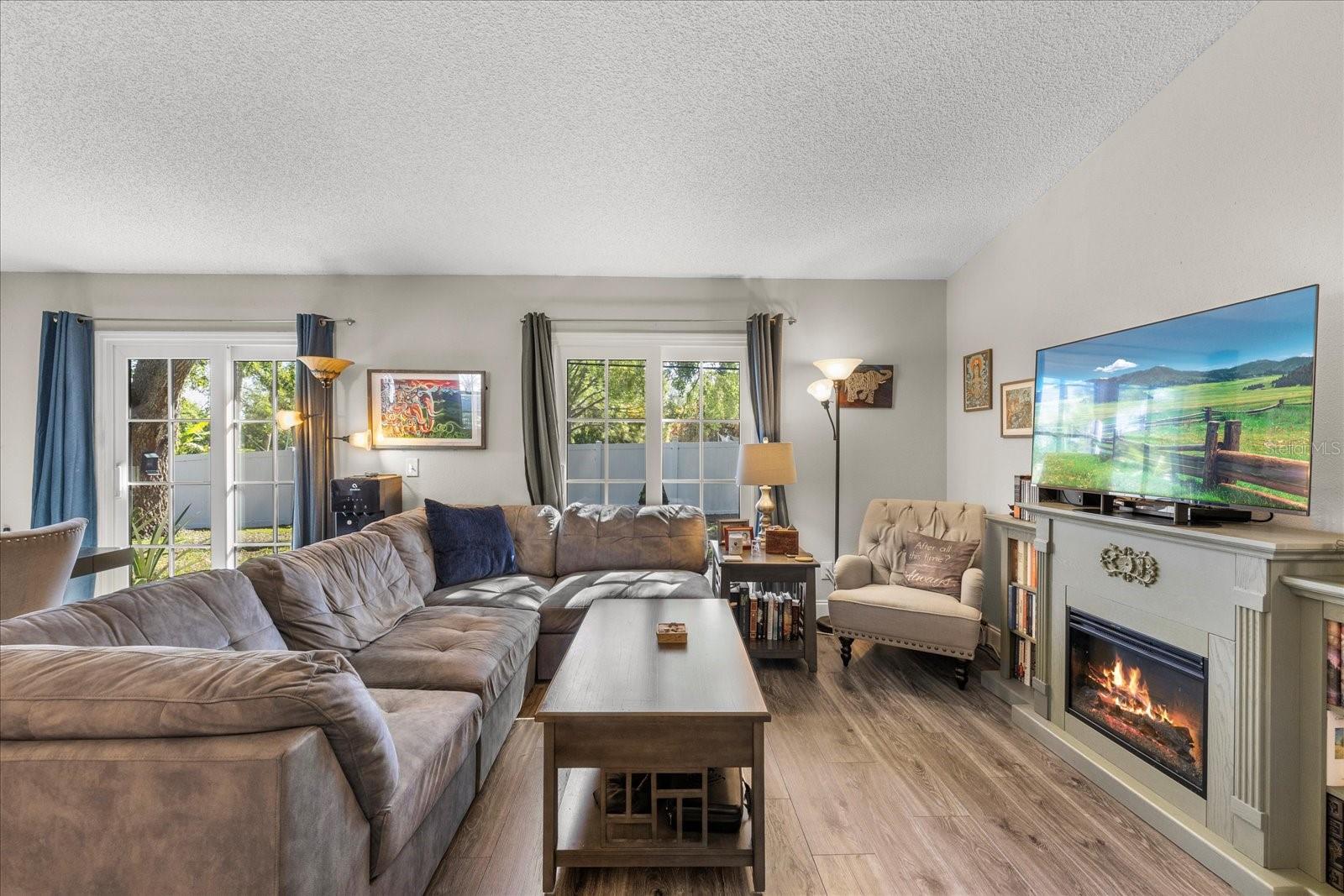 Image 6 of 27 For 1849 Diane Drive