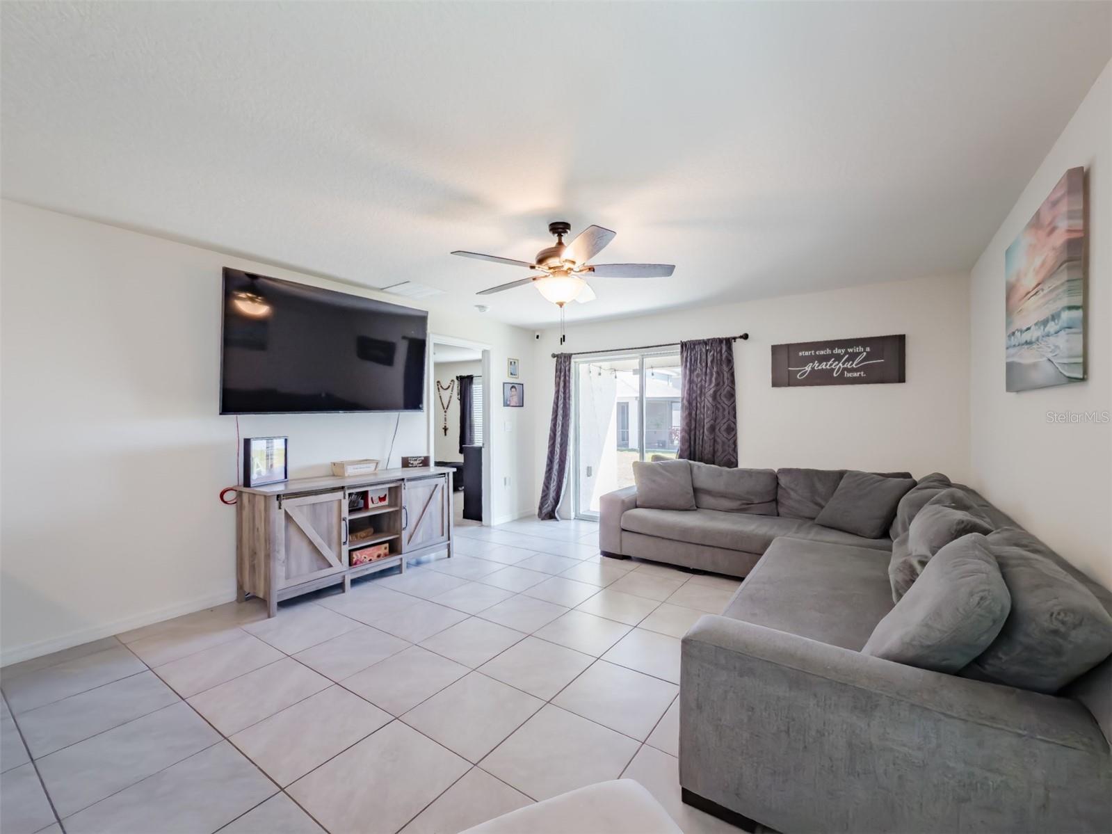 Image 10 of 26 For 659 Sunlit Coral Street